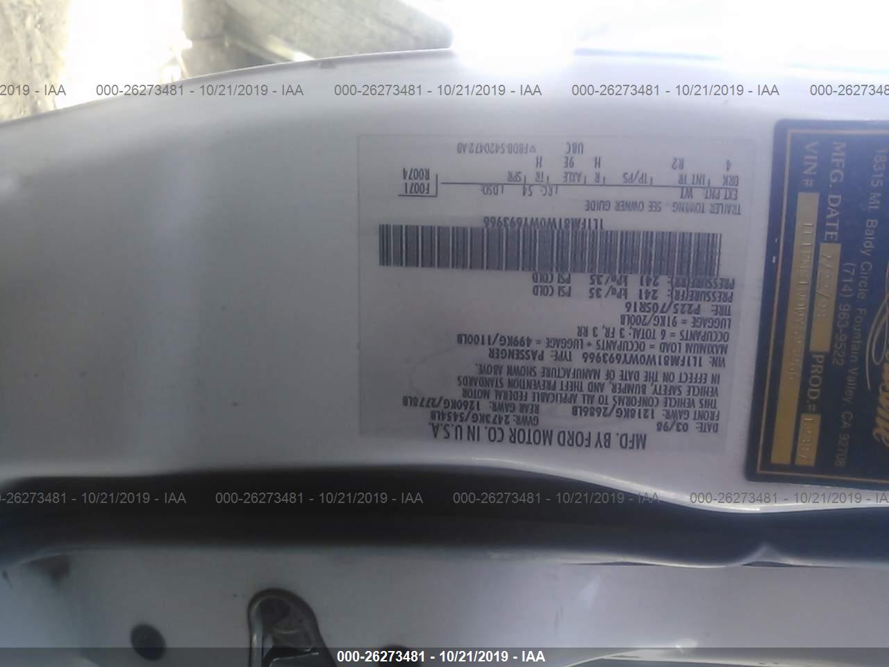 LINCOLN TOWN image 9