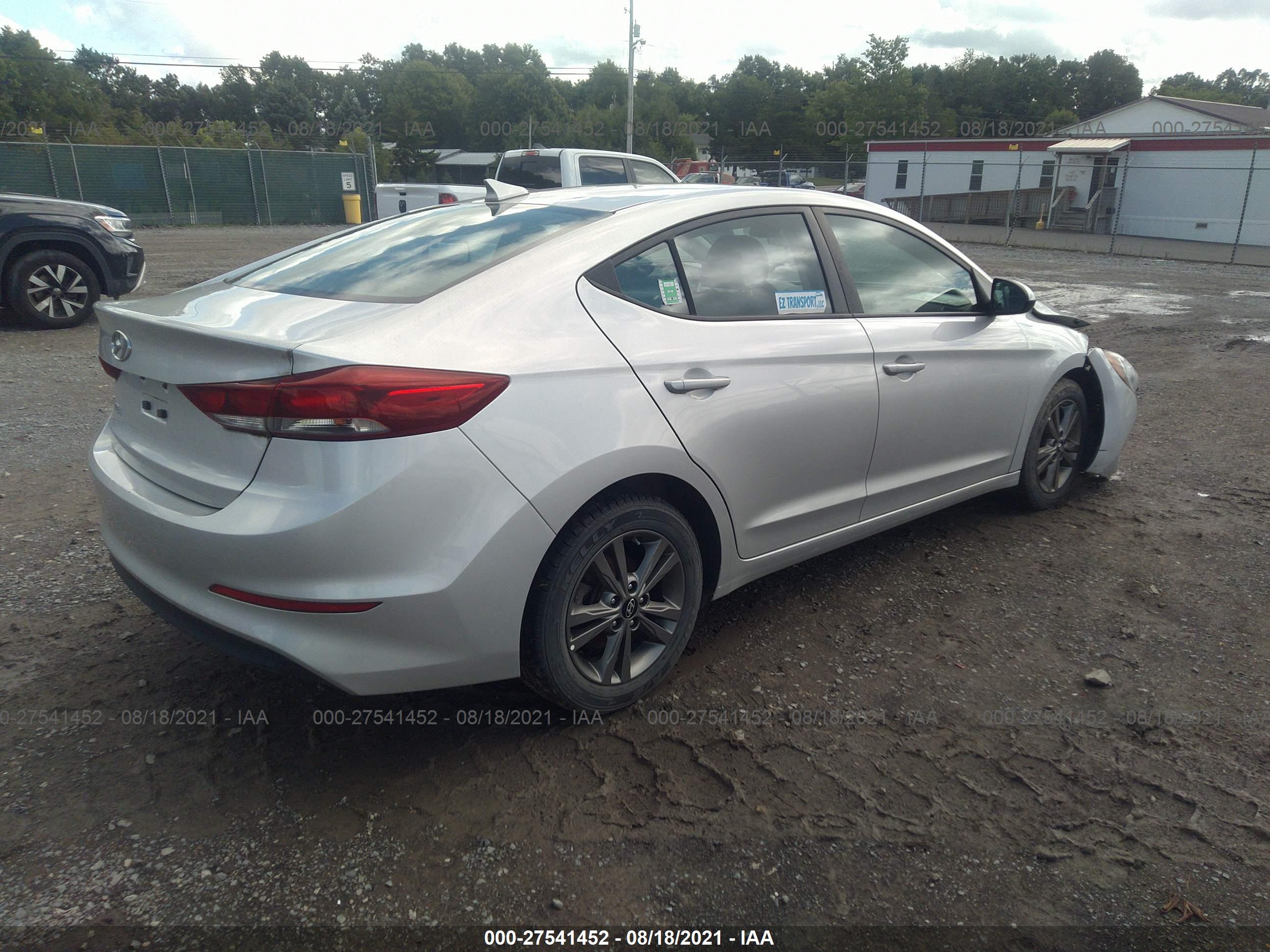 HYUNDAI ELANTRA image 4
