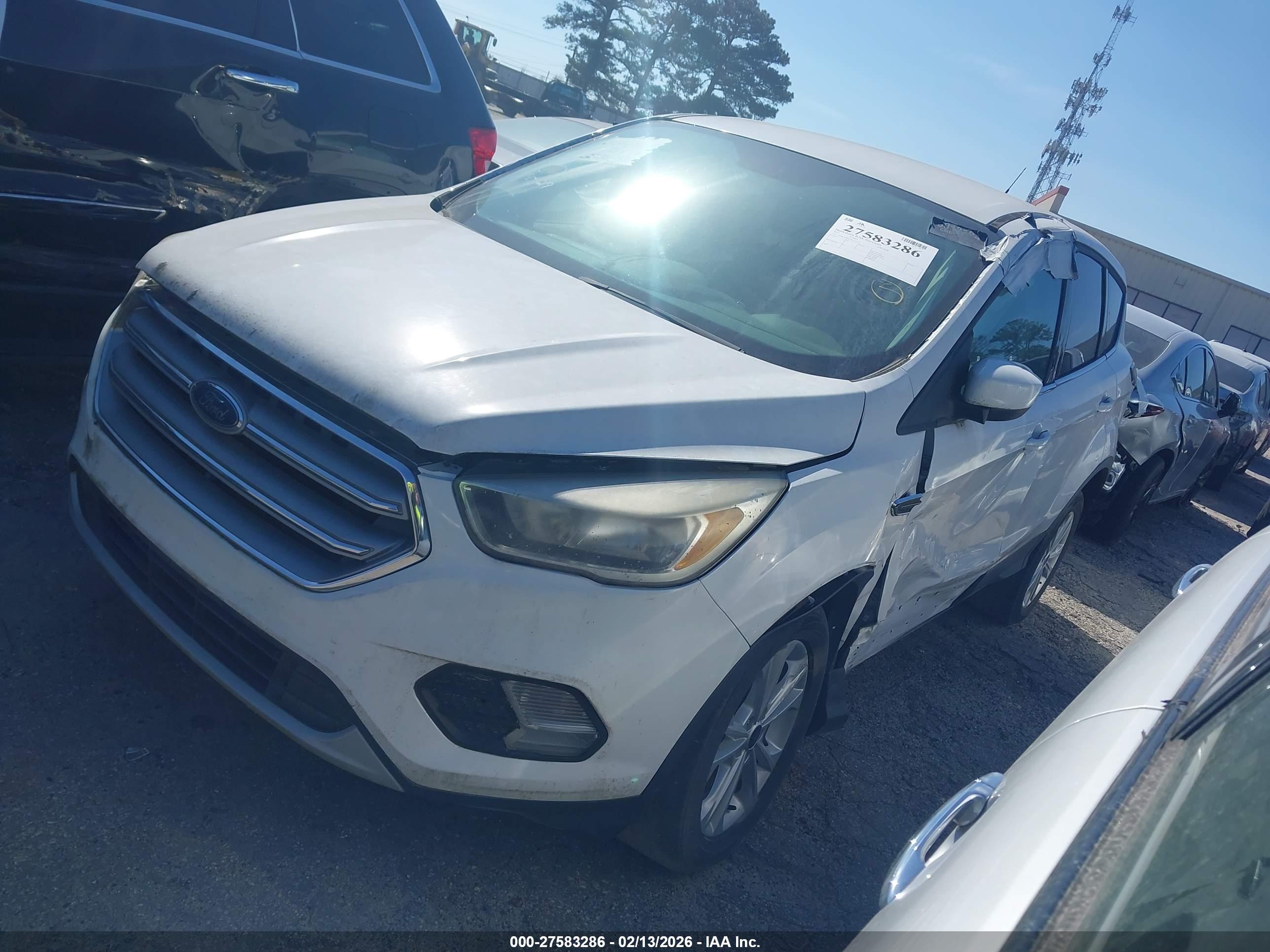 FORD ESCAPE image 2