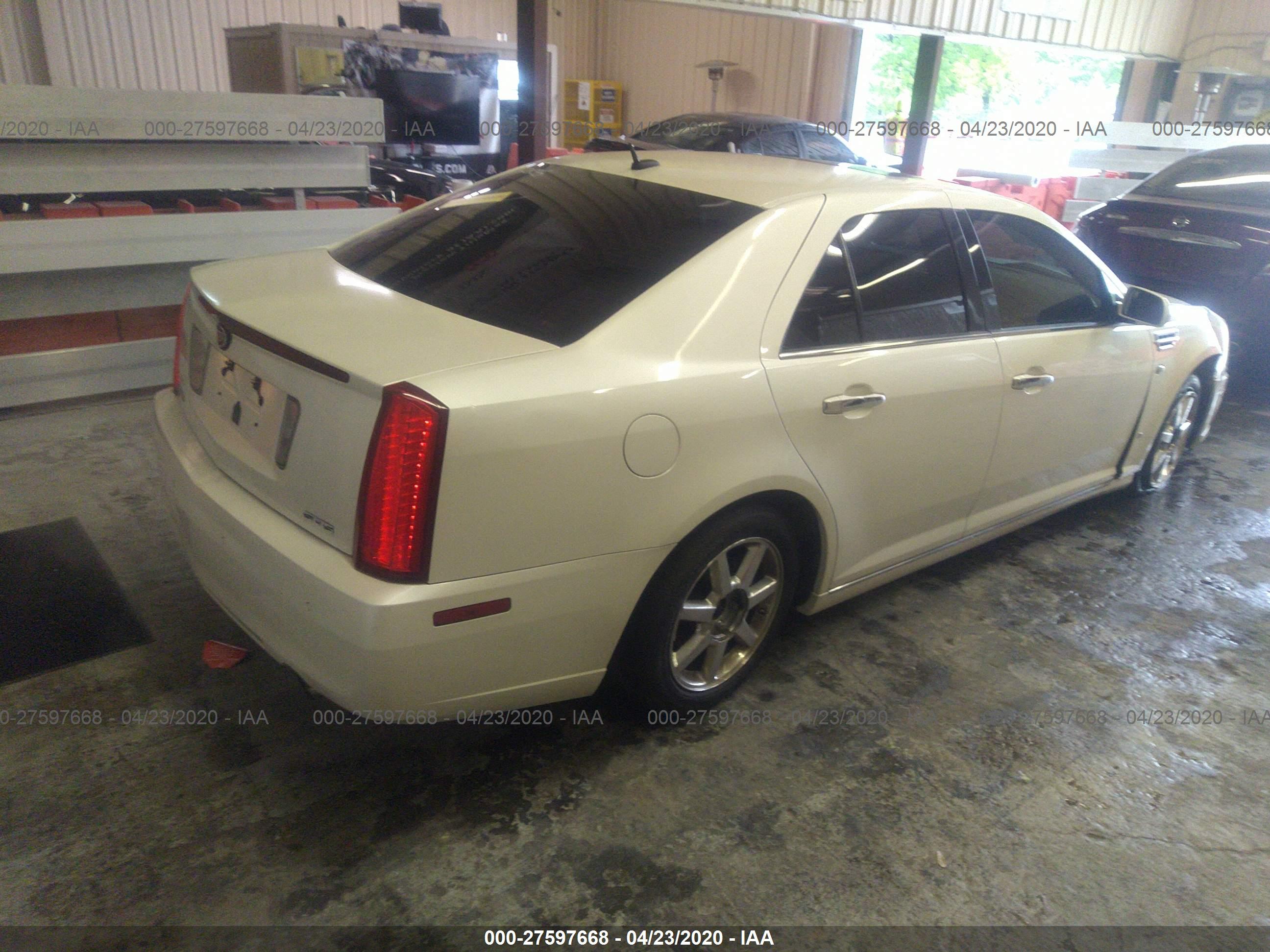 CADILLAC STS image 4