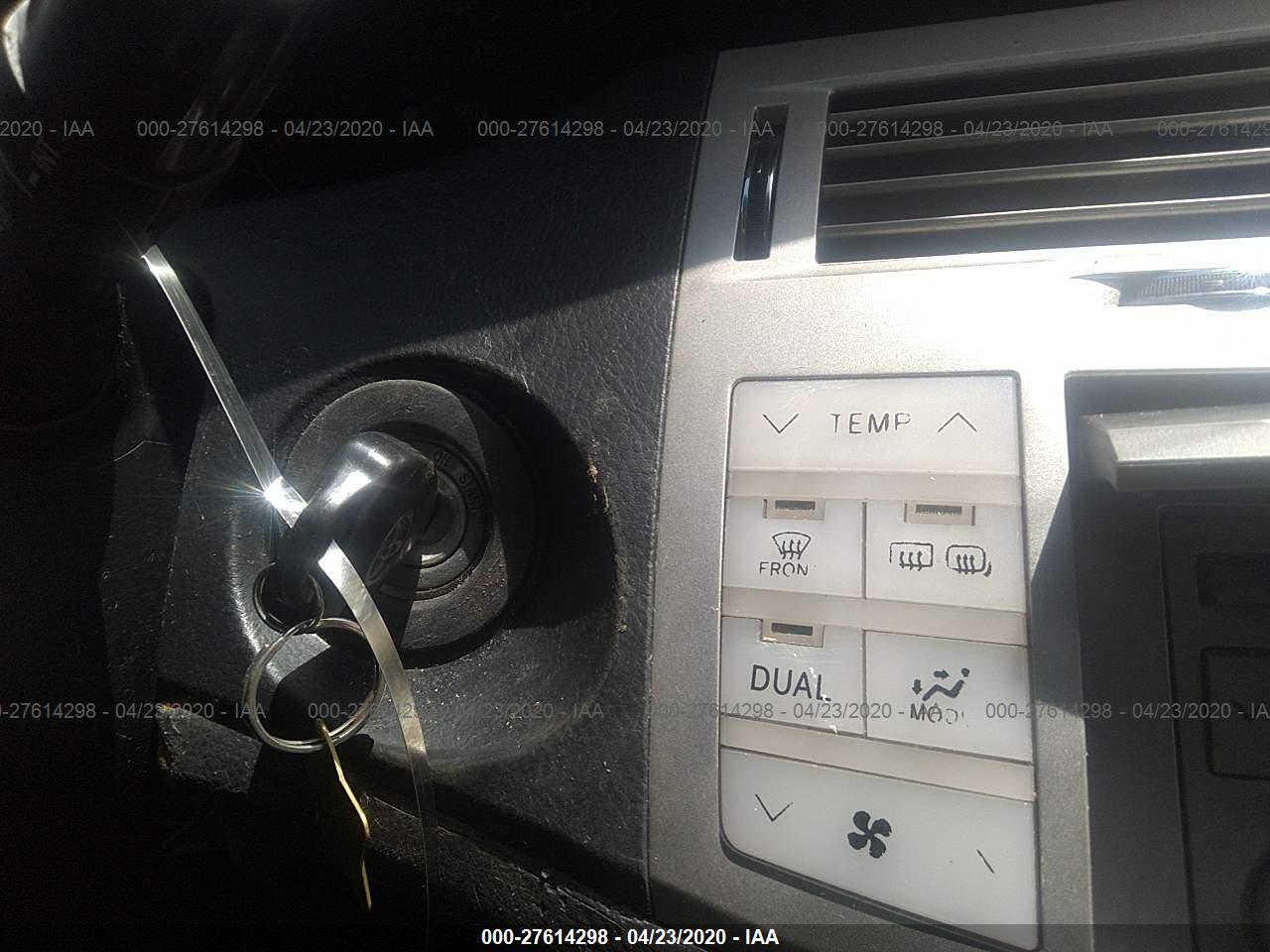 TOYOTA AVALON image 11