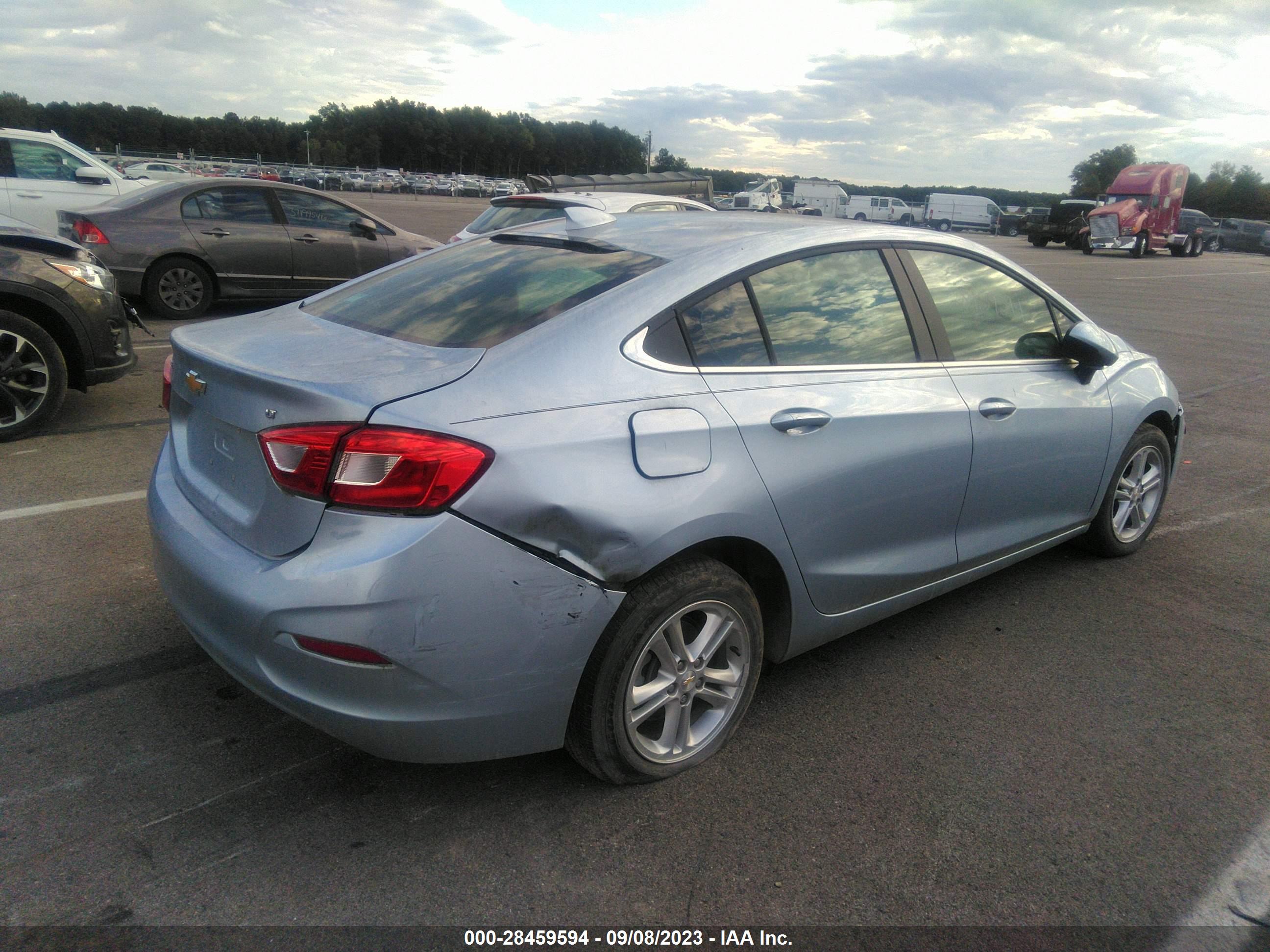 CHEVROLET CRUZE image 4