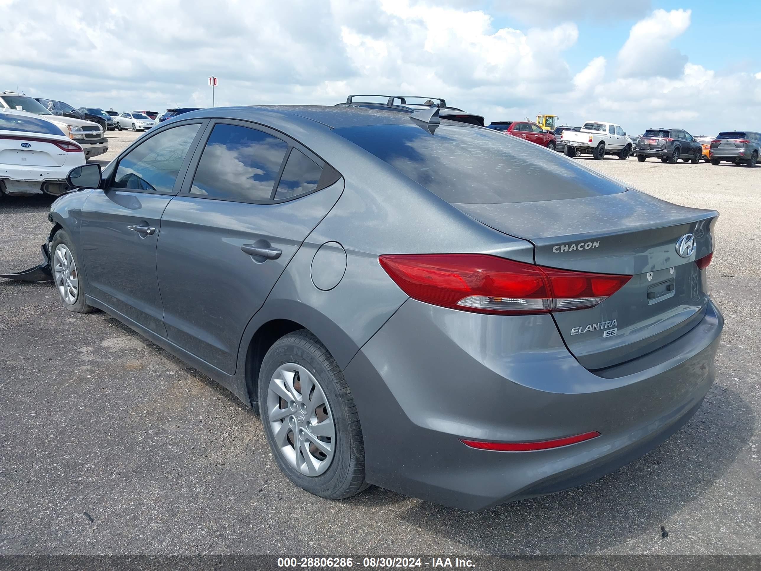 HYUNDAI ELANTRA image 3