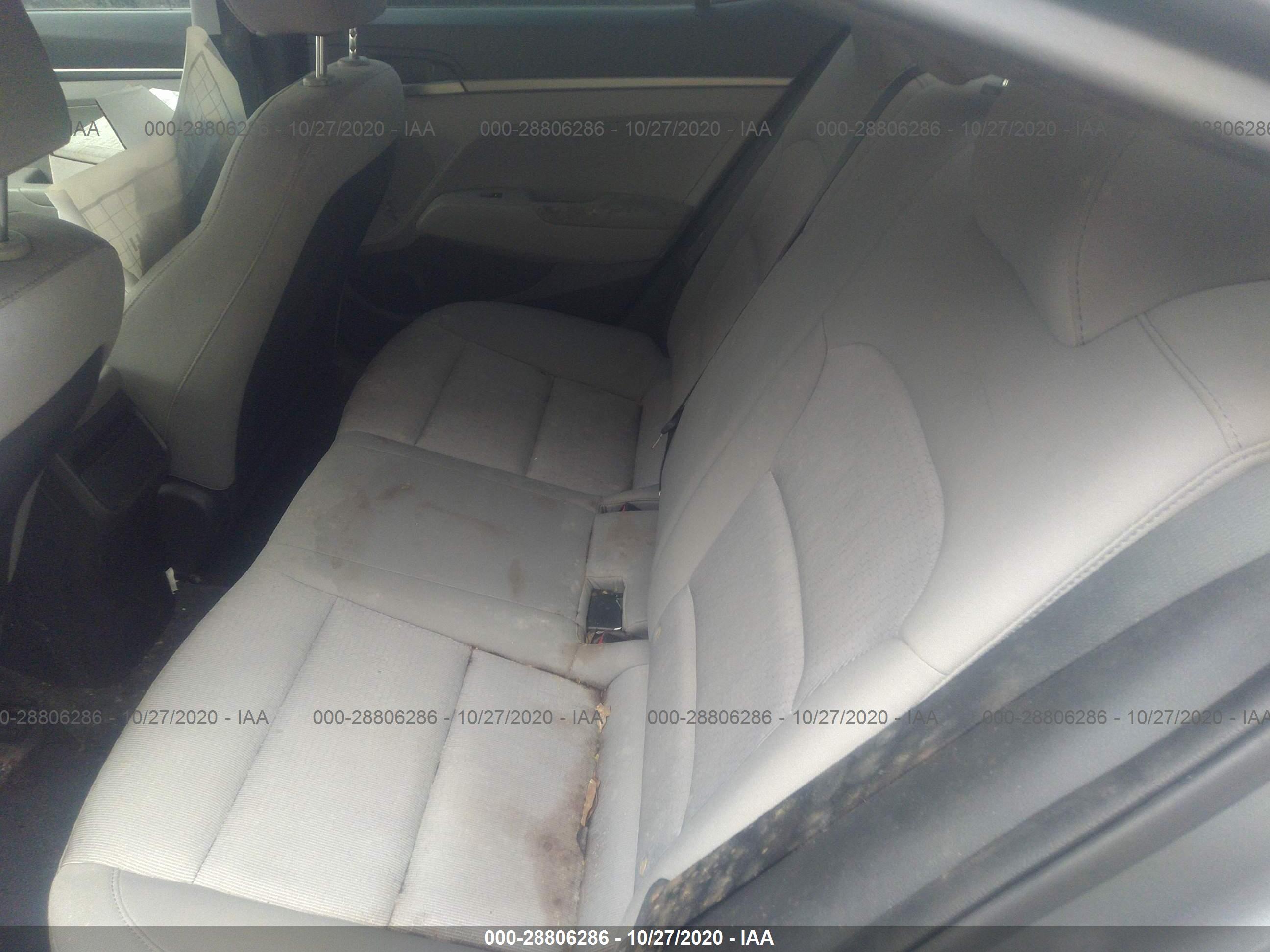 HYUNDAI ELANTRA image 8