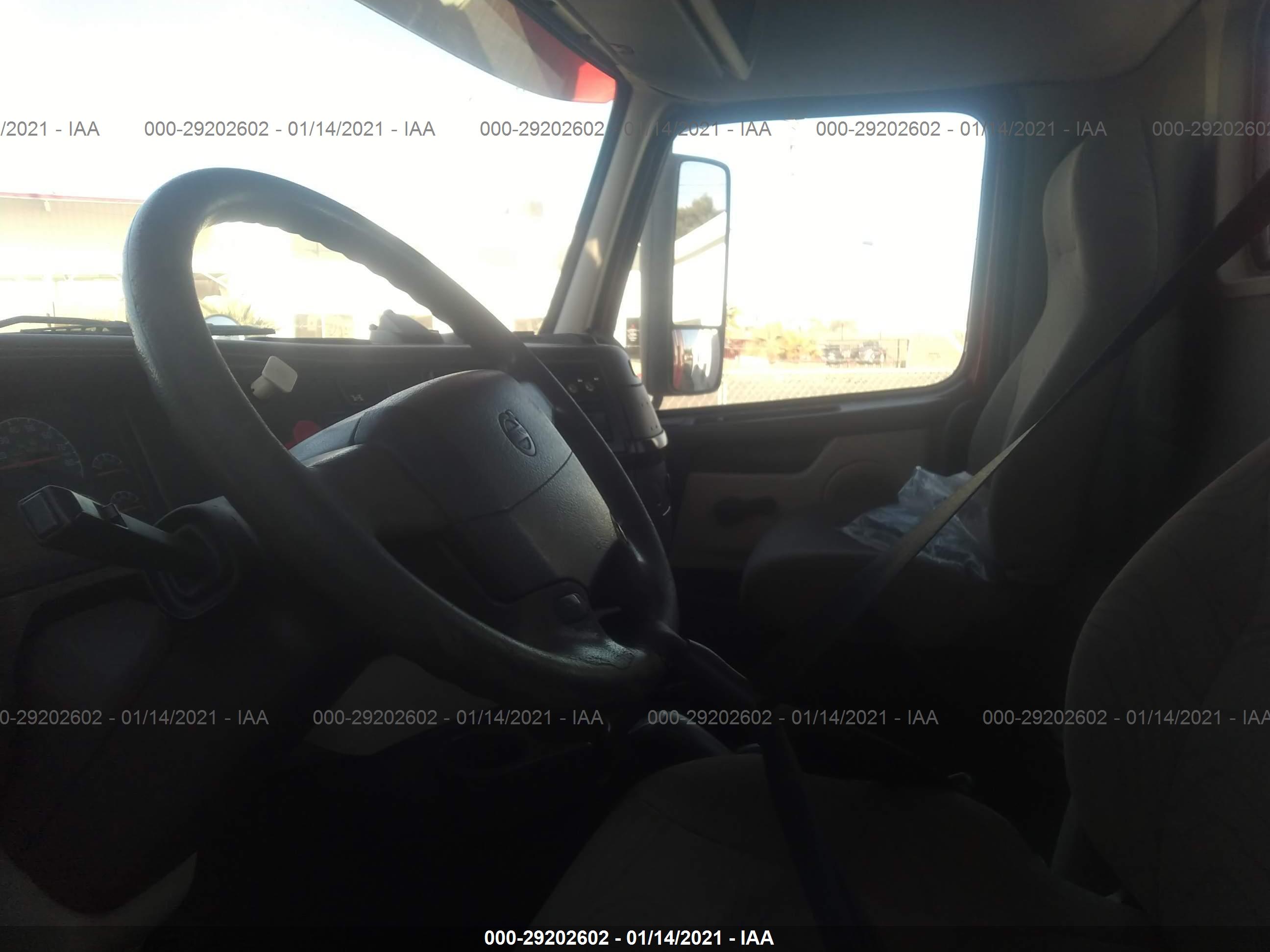 VOLVO VN image 5