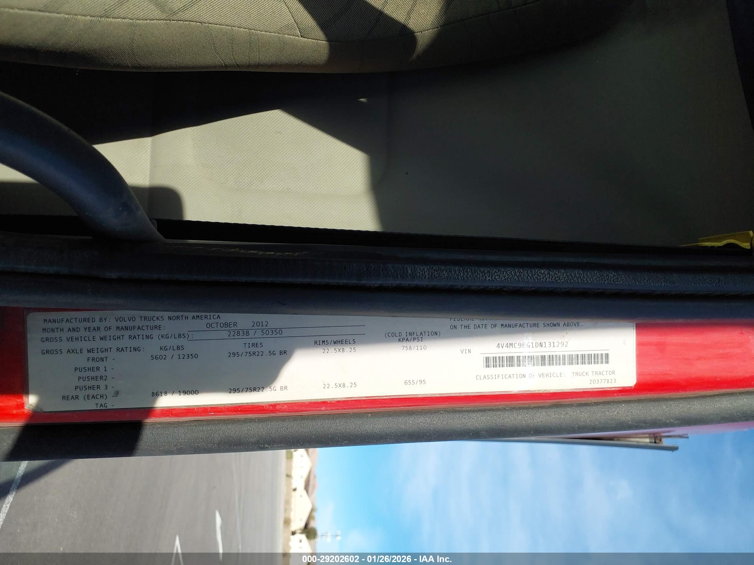 VOLVO VN image 9
