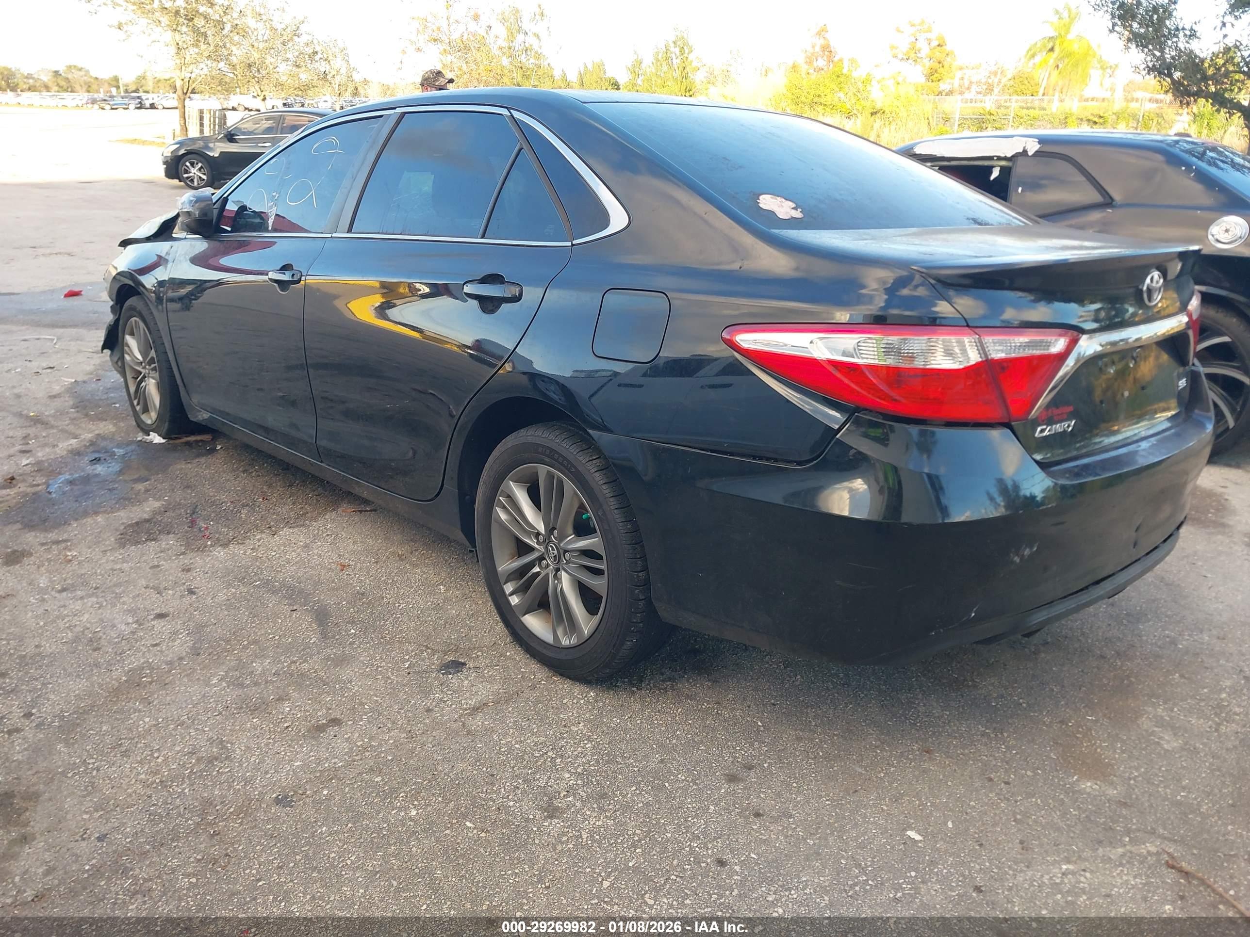 TOYOTA CAMRY image 3