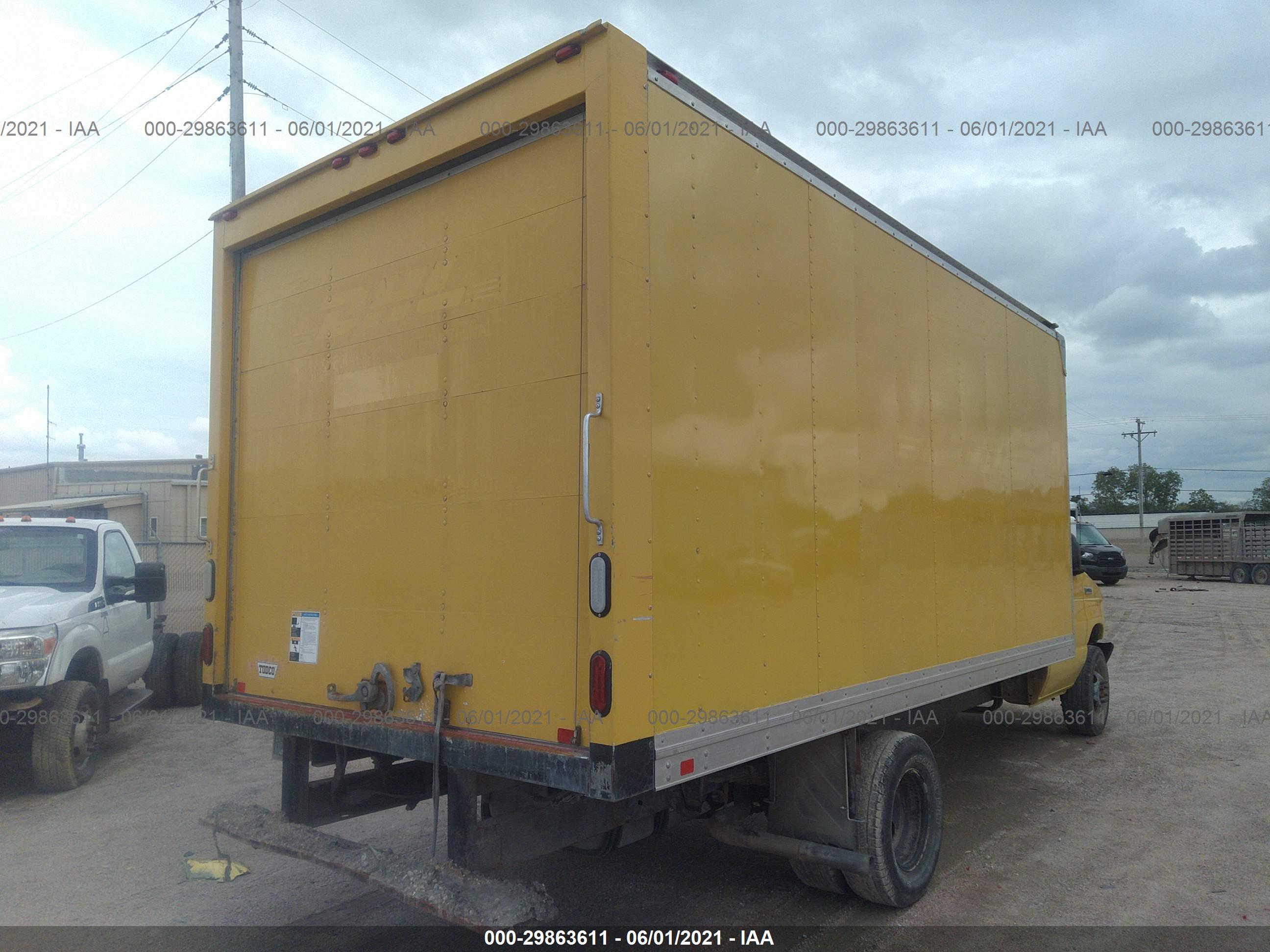 FORD E-450 image 4