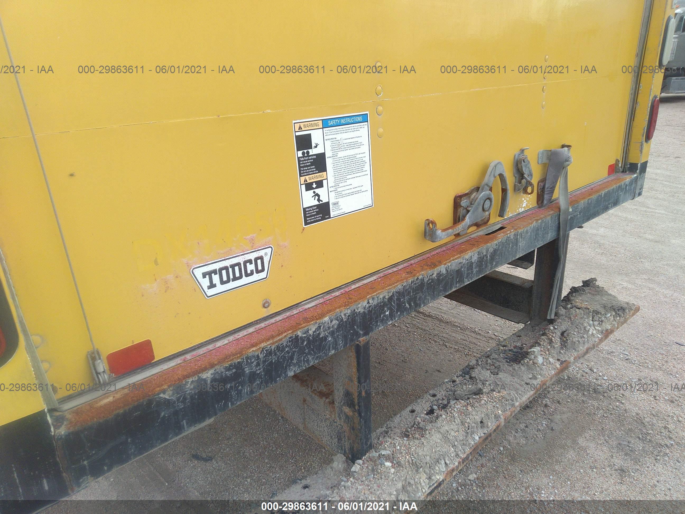 FORD E-450 image 7