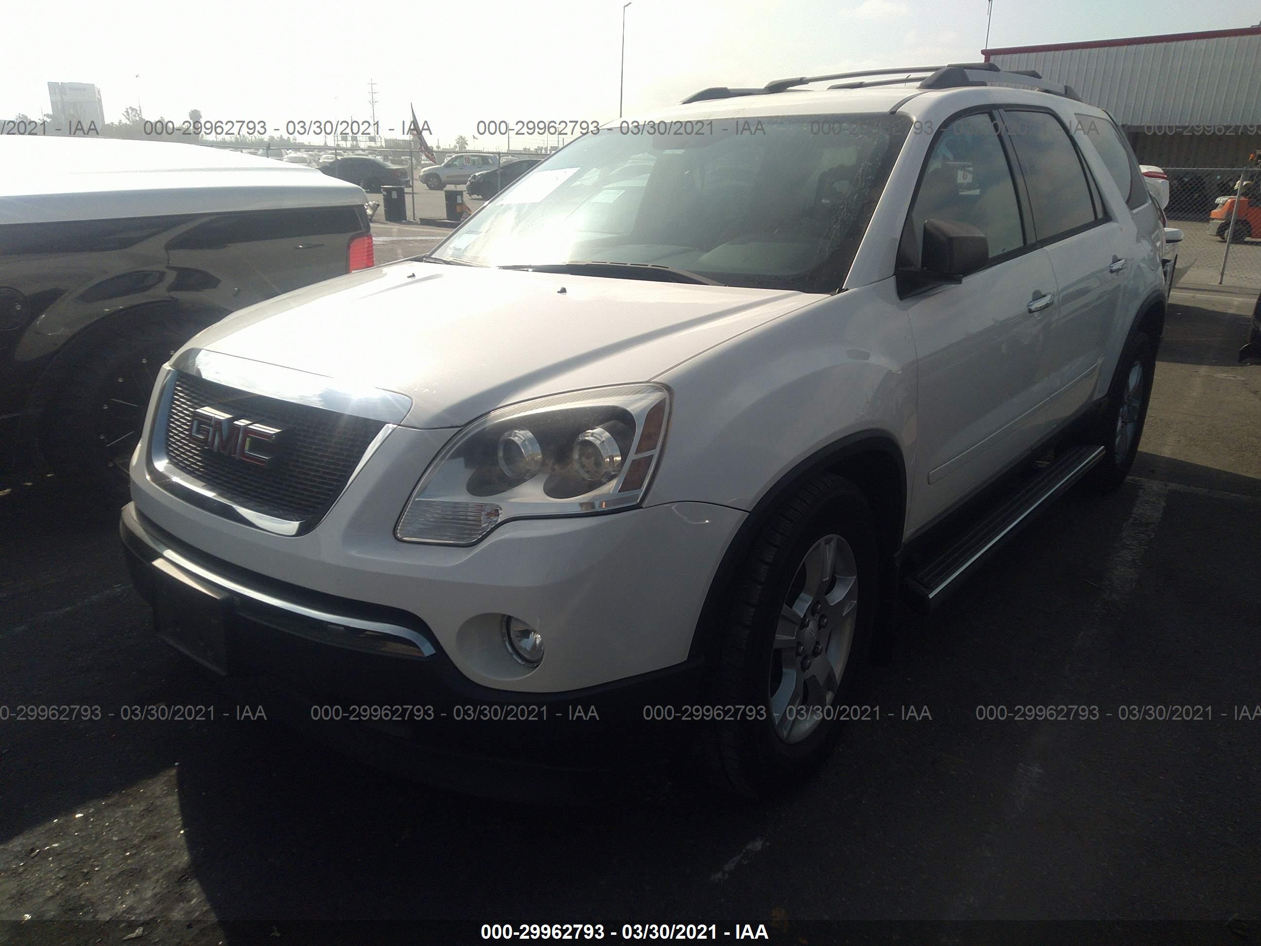 GMC ACADIA image 2
