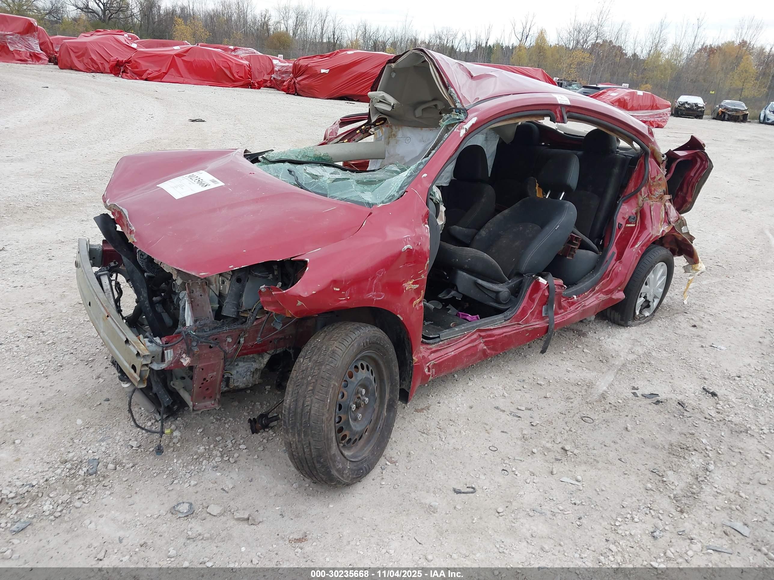 NISSAN VERSA image 2