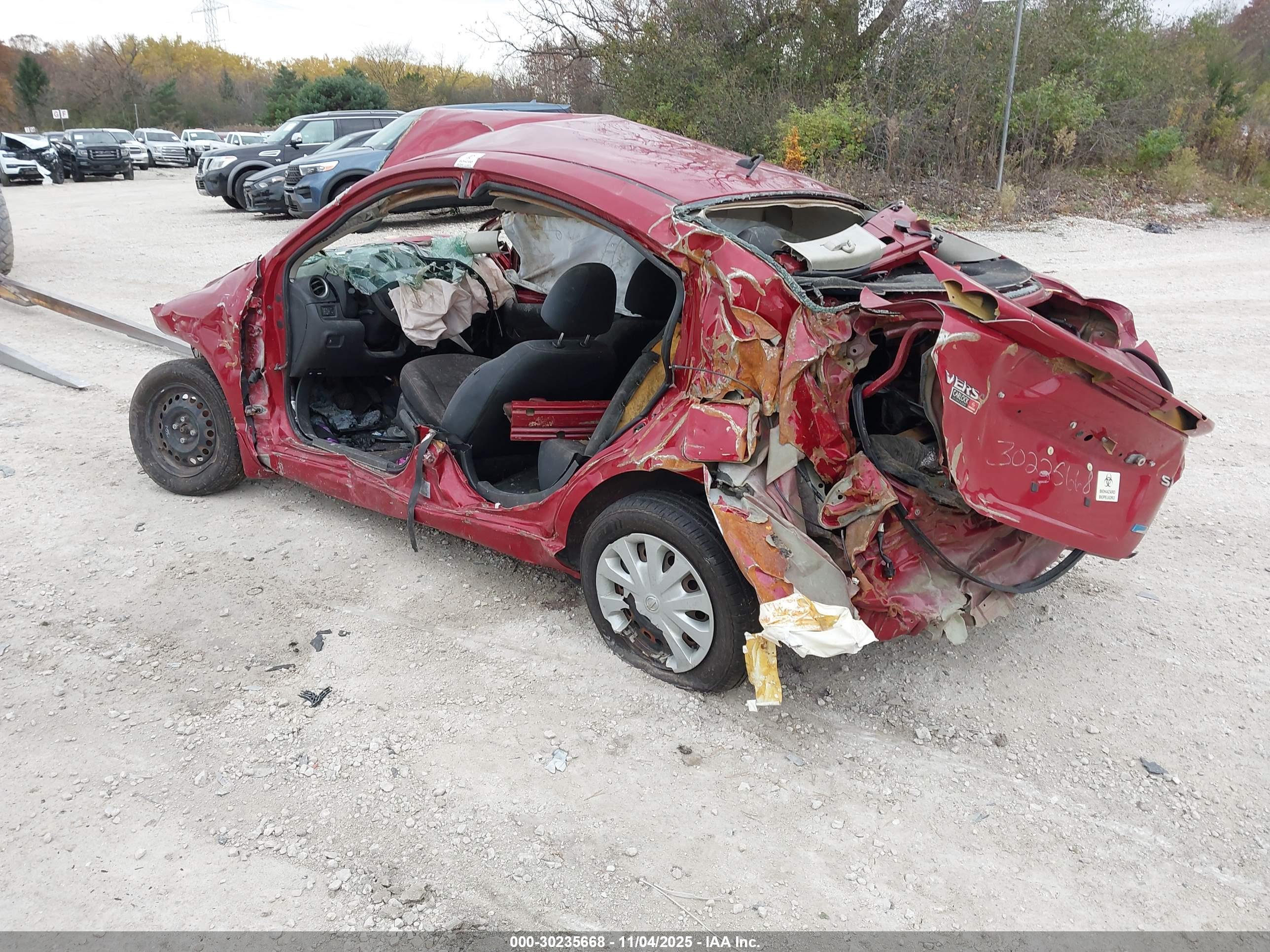 NISSAN VERSA image 3