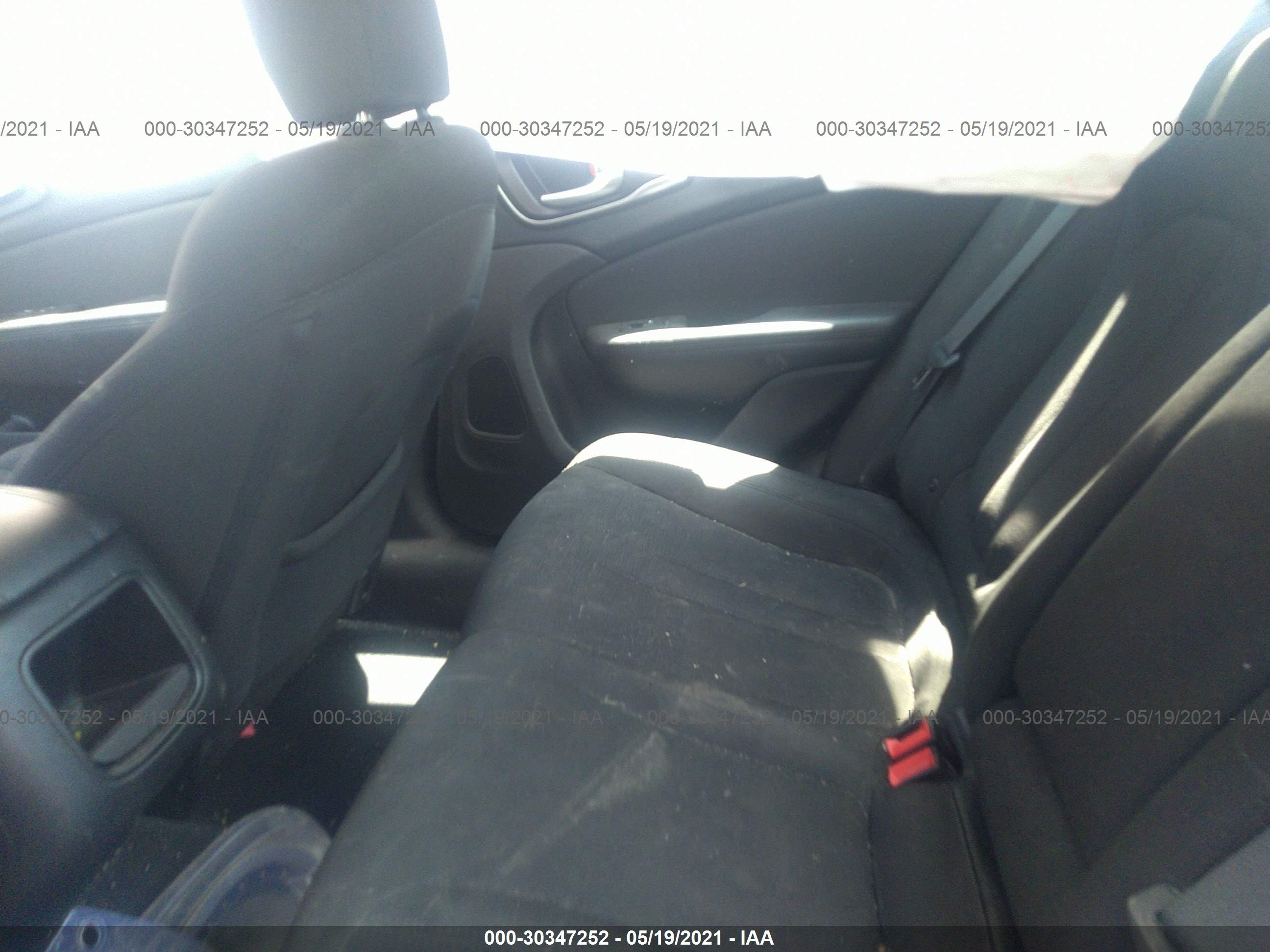 CHRYSLER 200 image 8