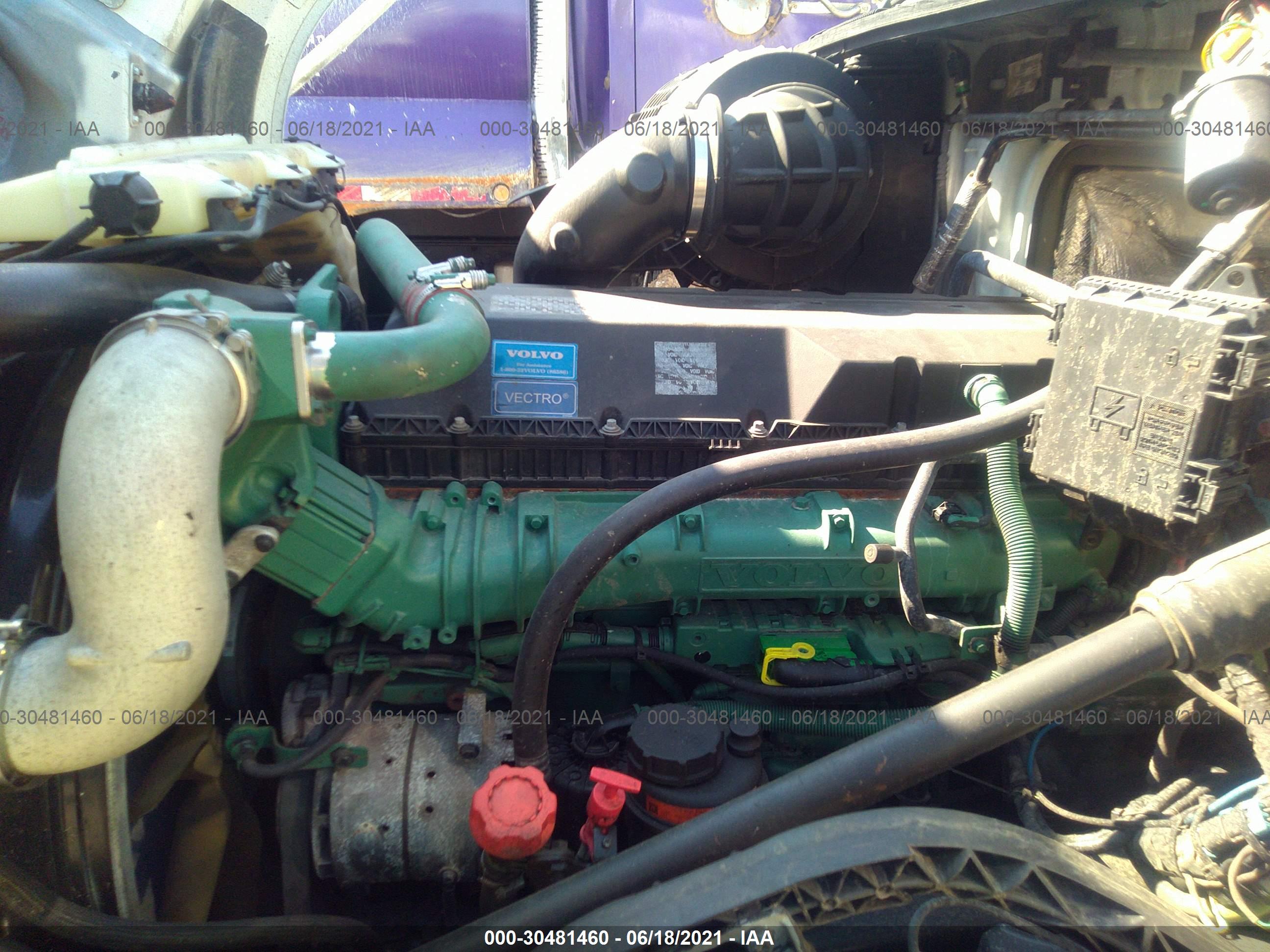 VOLVO VN image 10