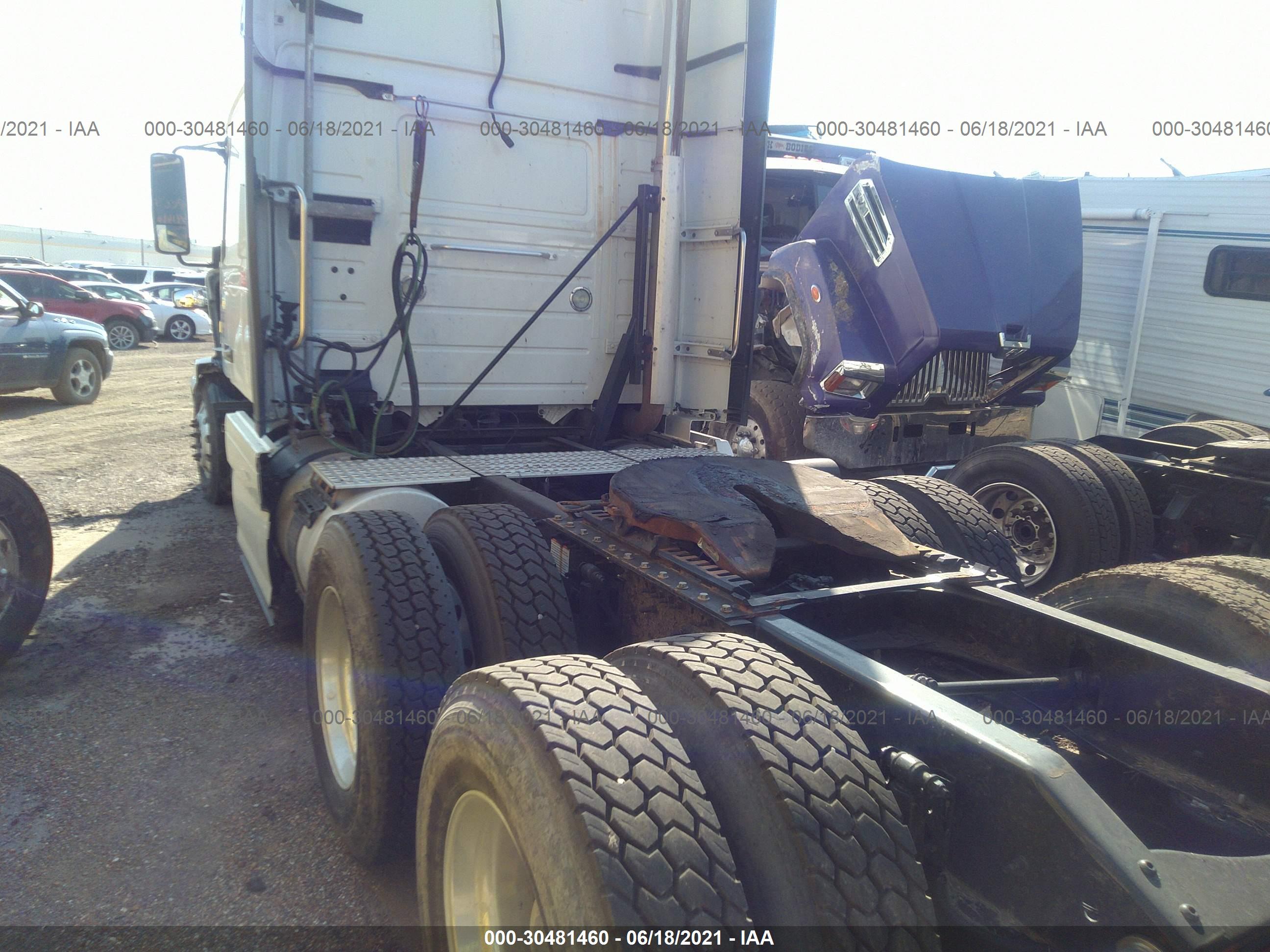 VOLVO VN image 3