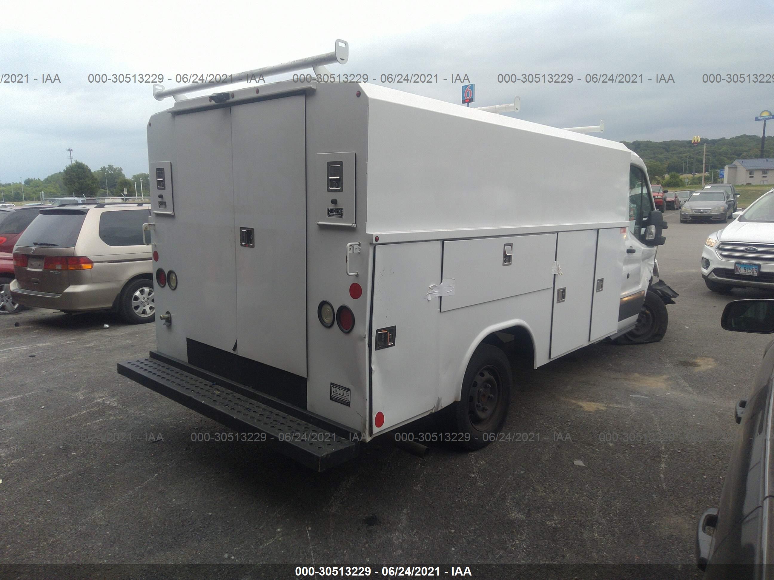 FORD TRANSIT-250 image 4