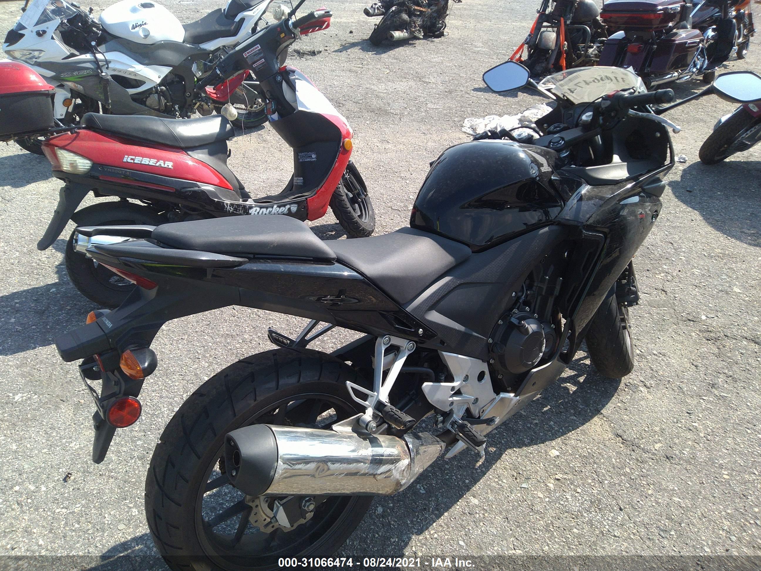 HONDA CBR500 image 4