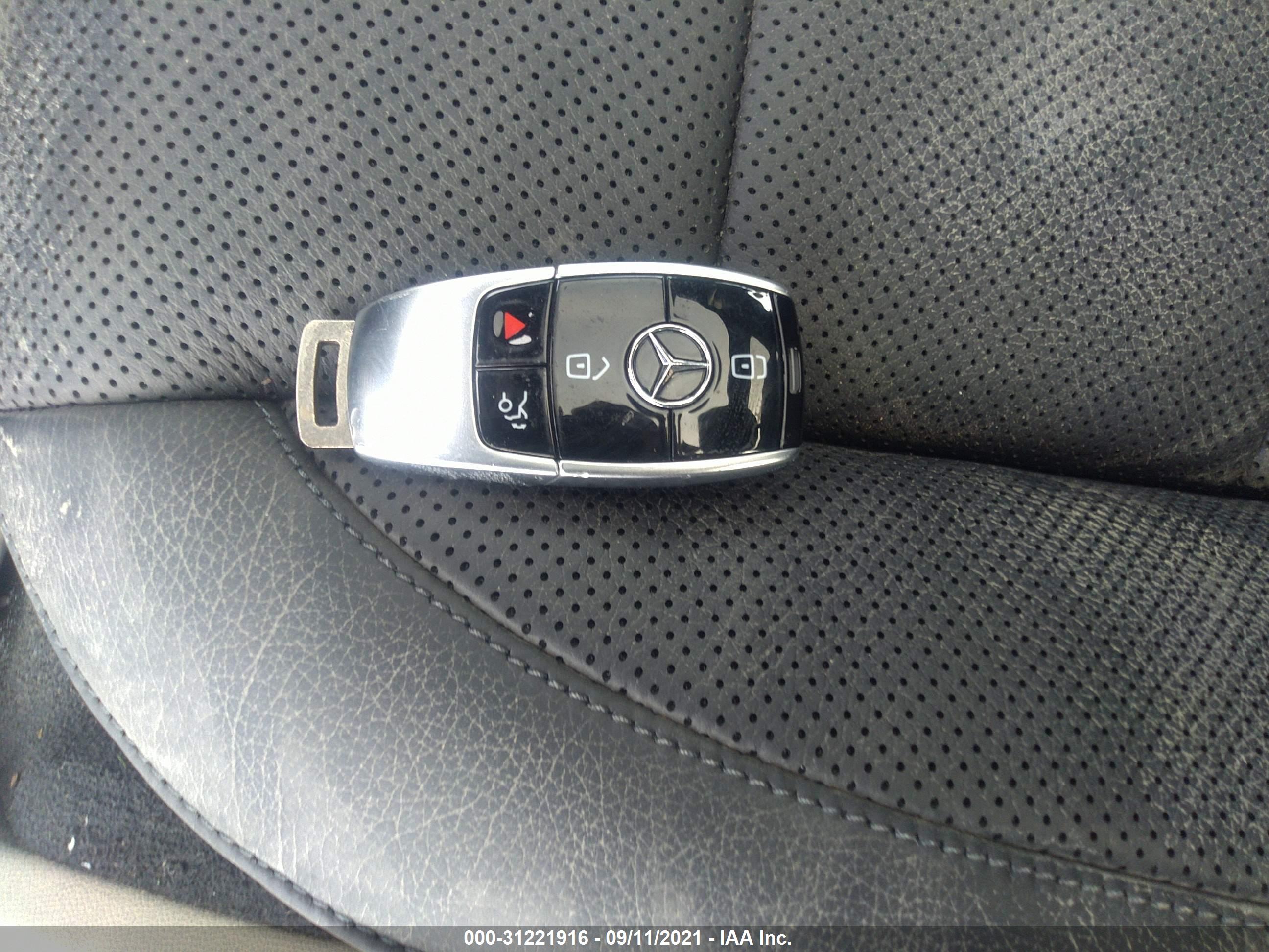 MERCEDES-BENZ E image 11