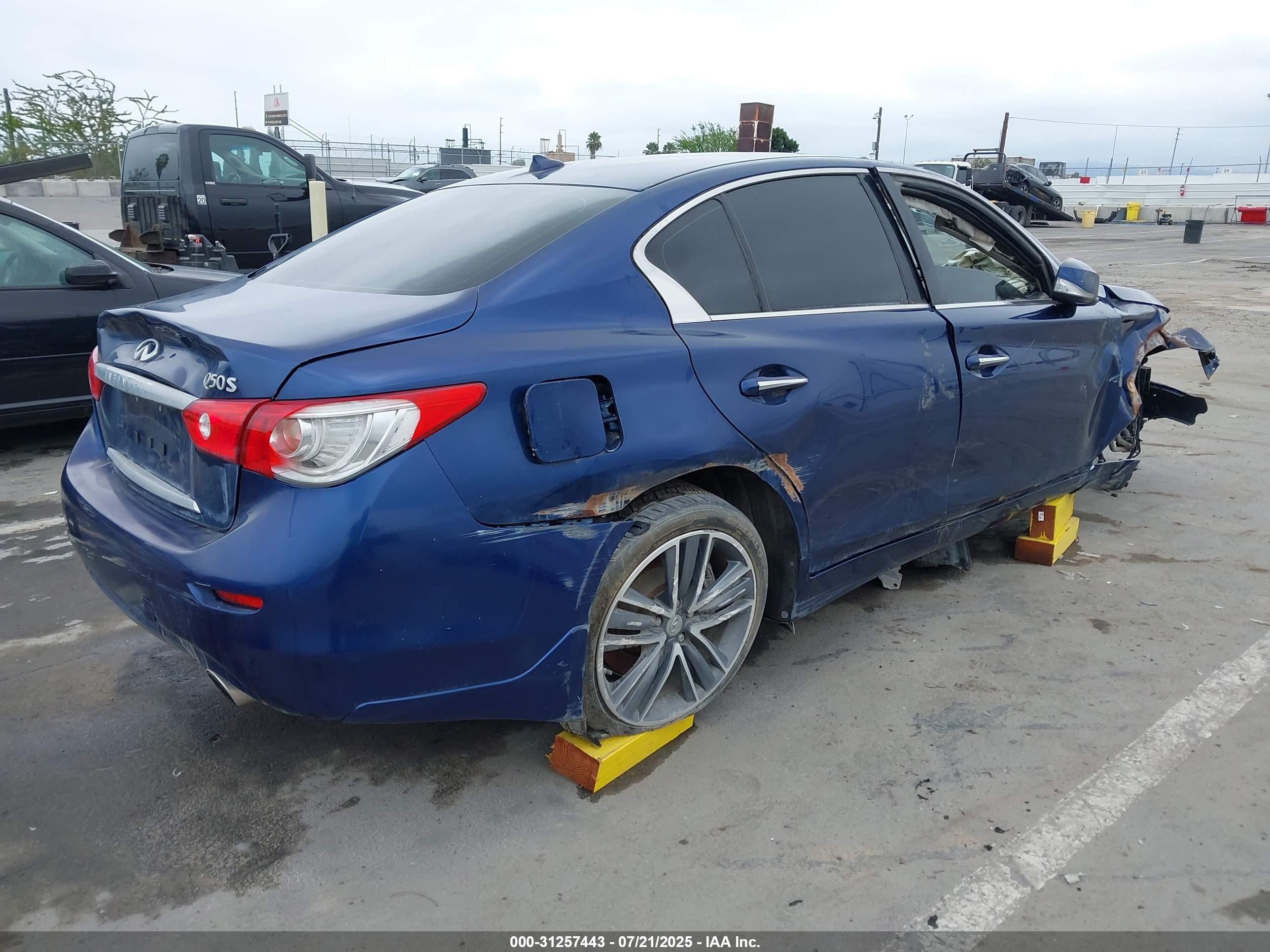 INFINITI Q50 image 4