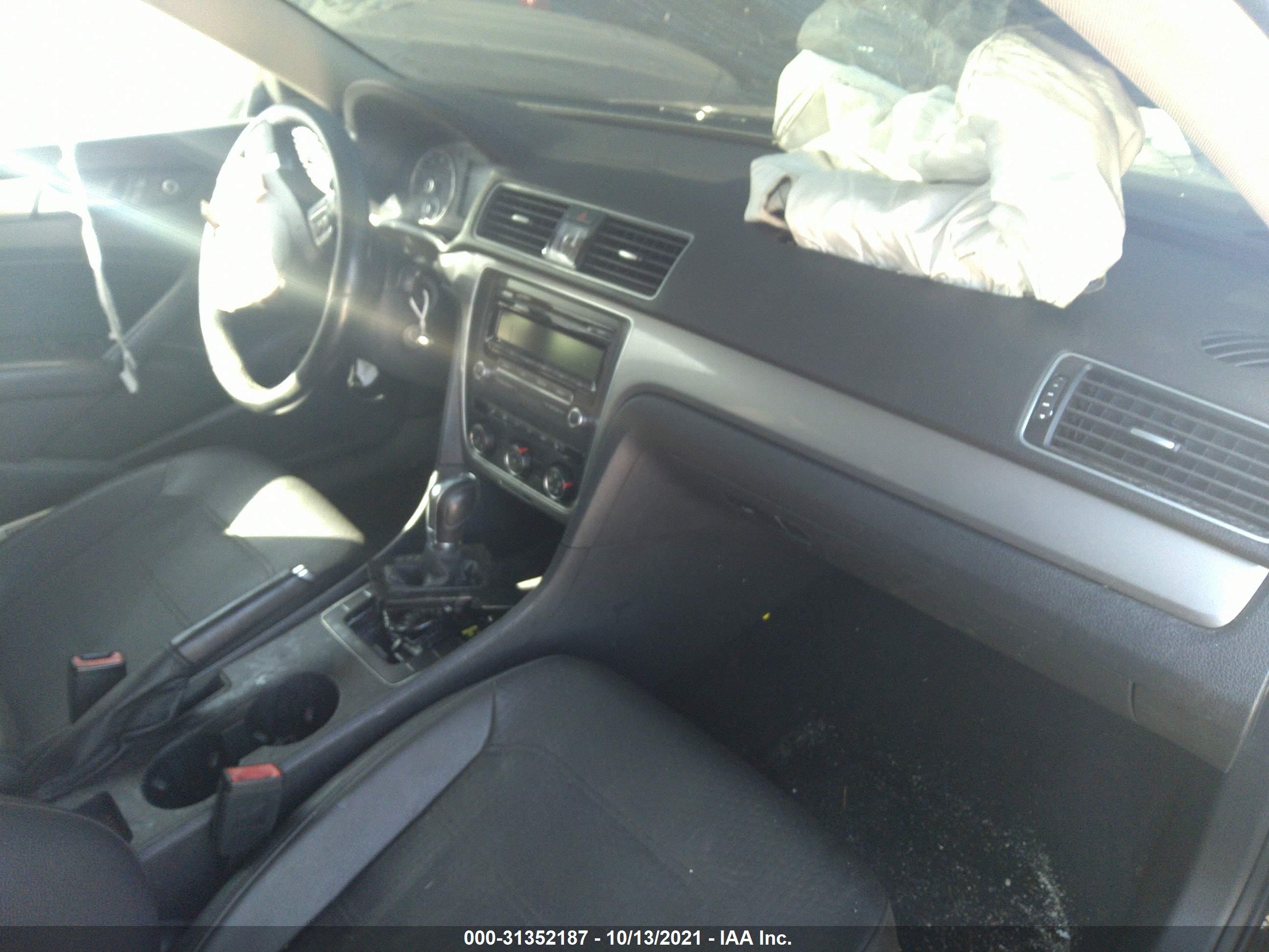 VOLKSWAGEN PASSAT image 5