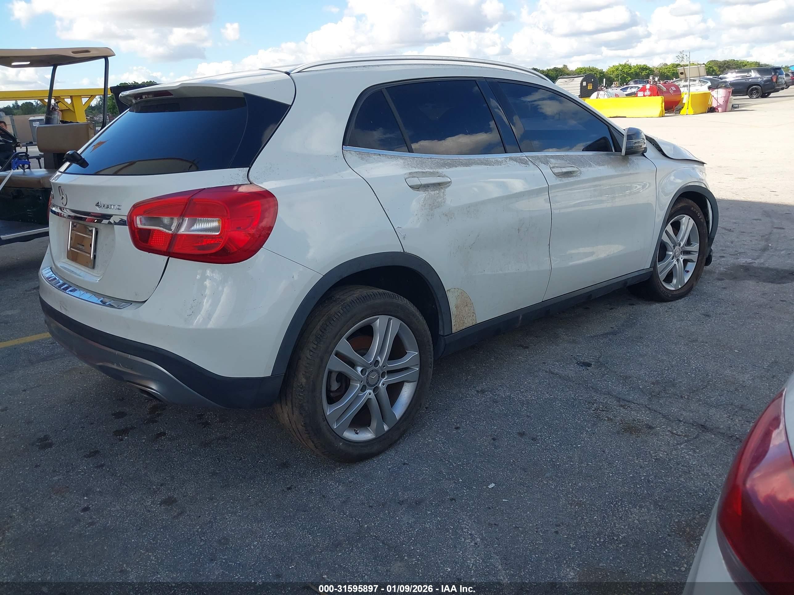 MERCEDES-BENZ GLA image 4