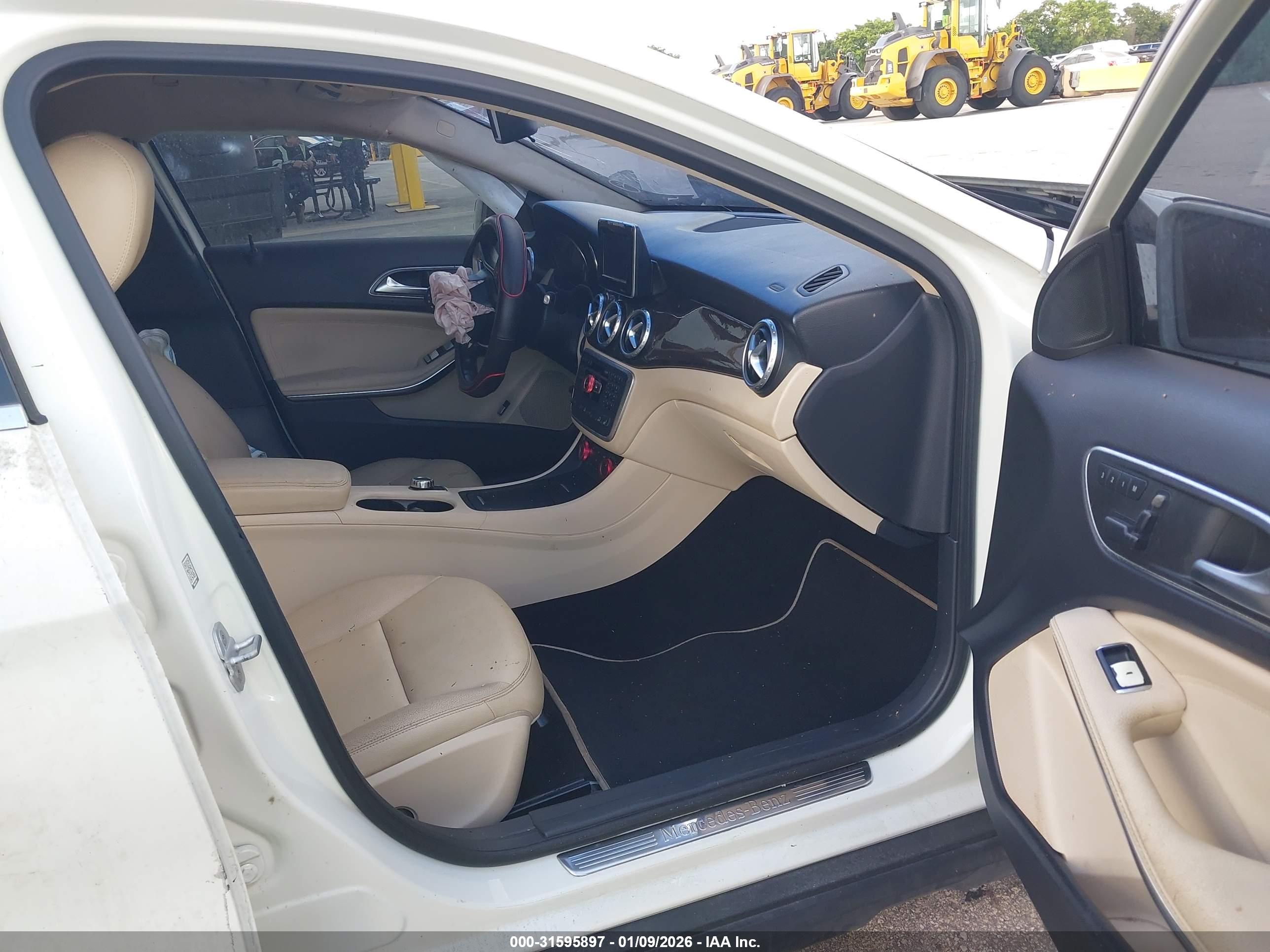 MERCEDES-BENZ GLA image 5
