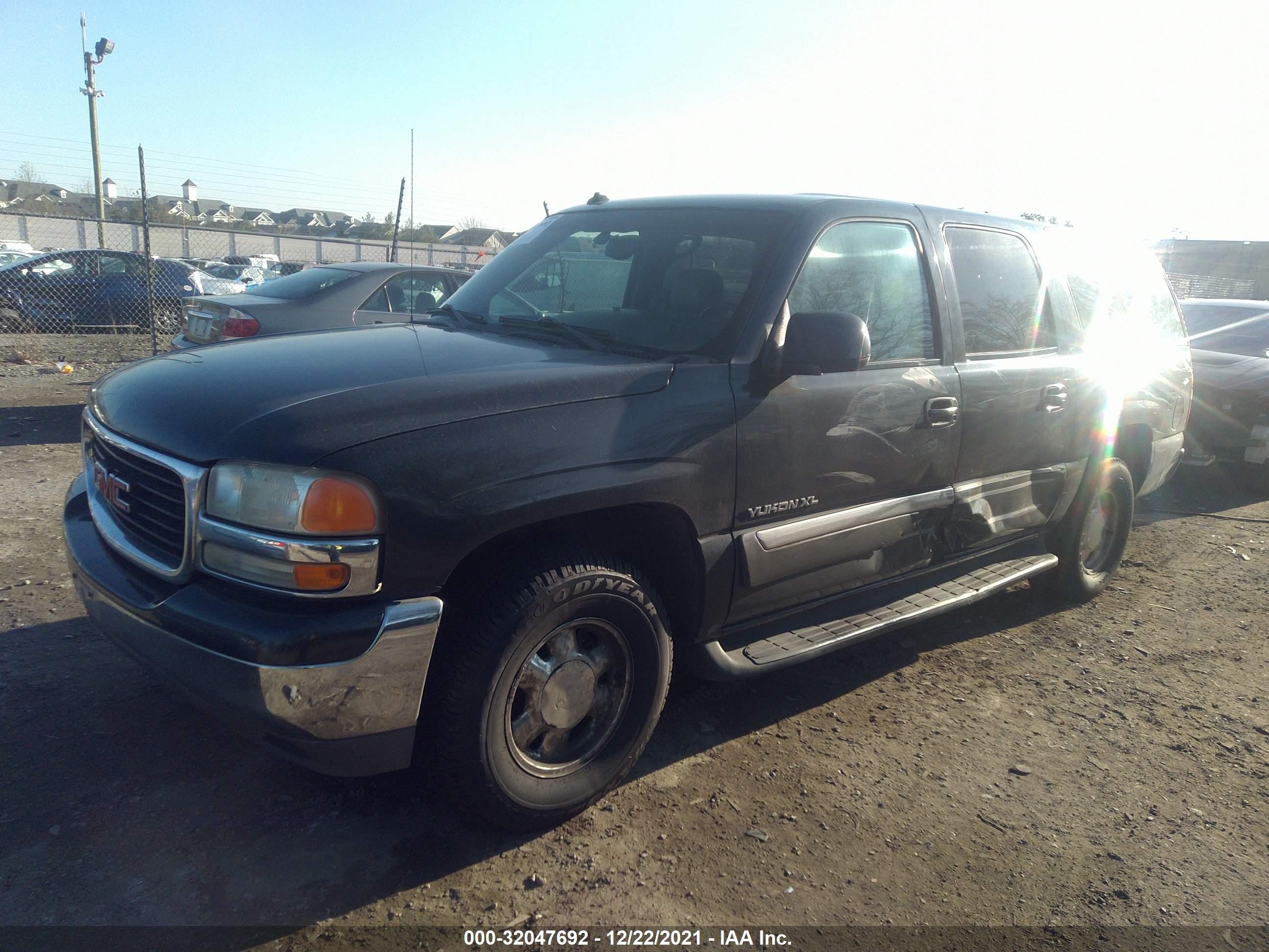 GMC YUKON image 2