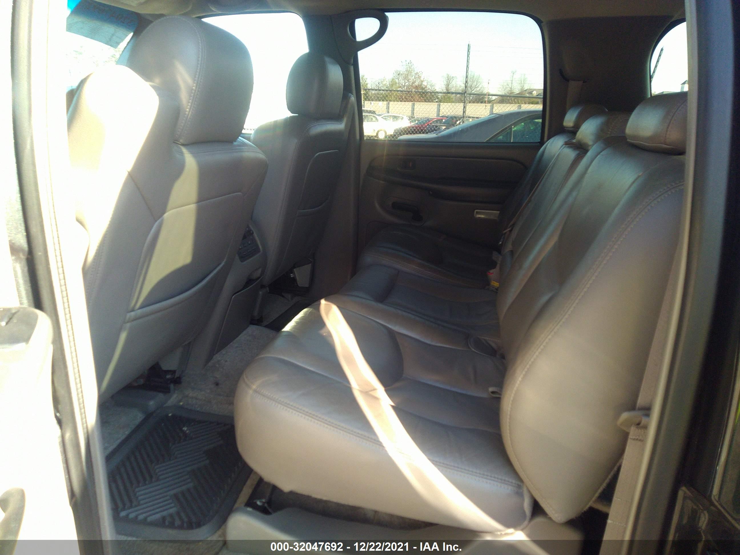 GMC YUKON image 8