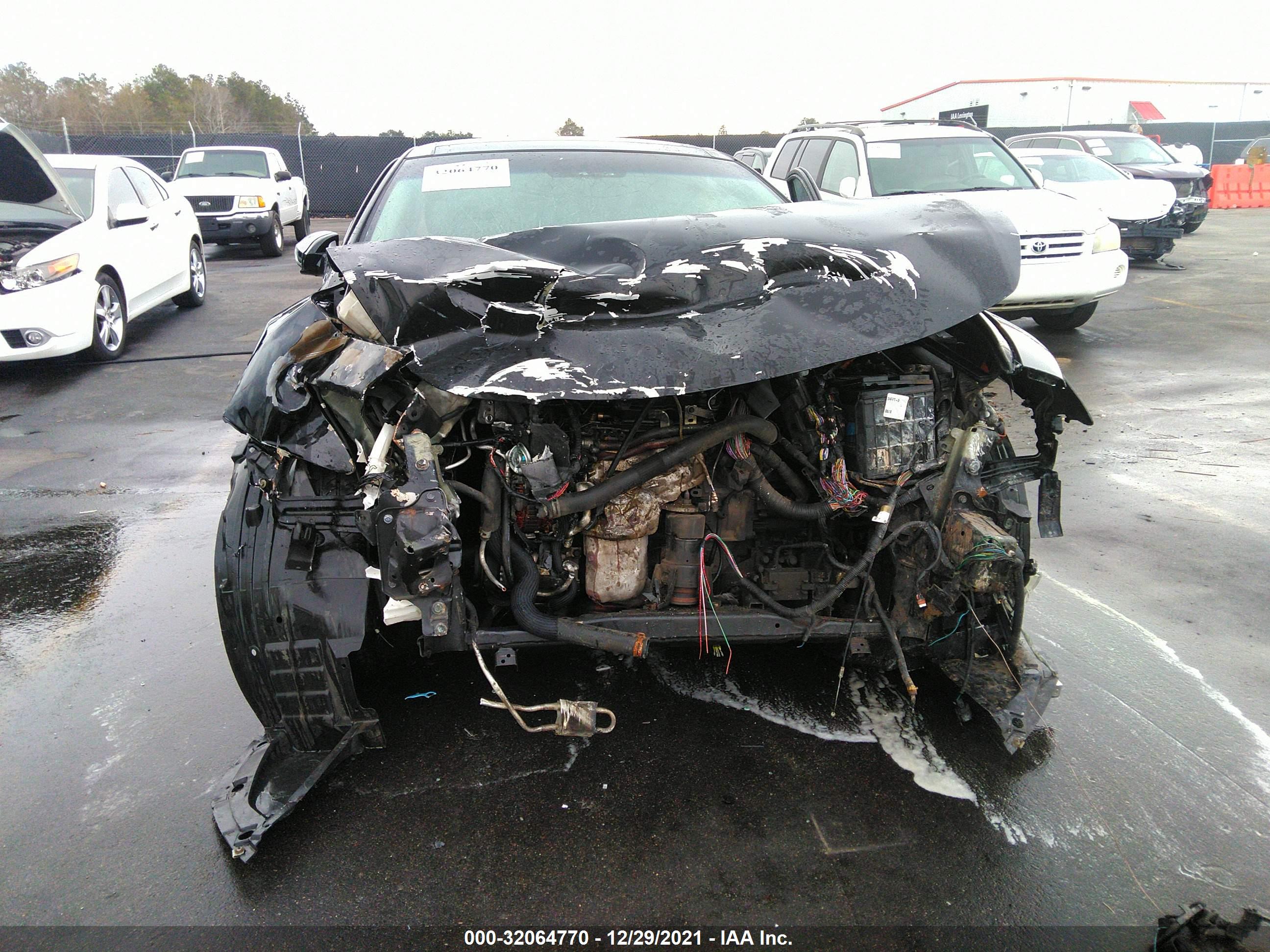 NISSAN MAXIMA image 6