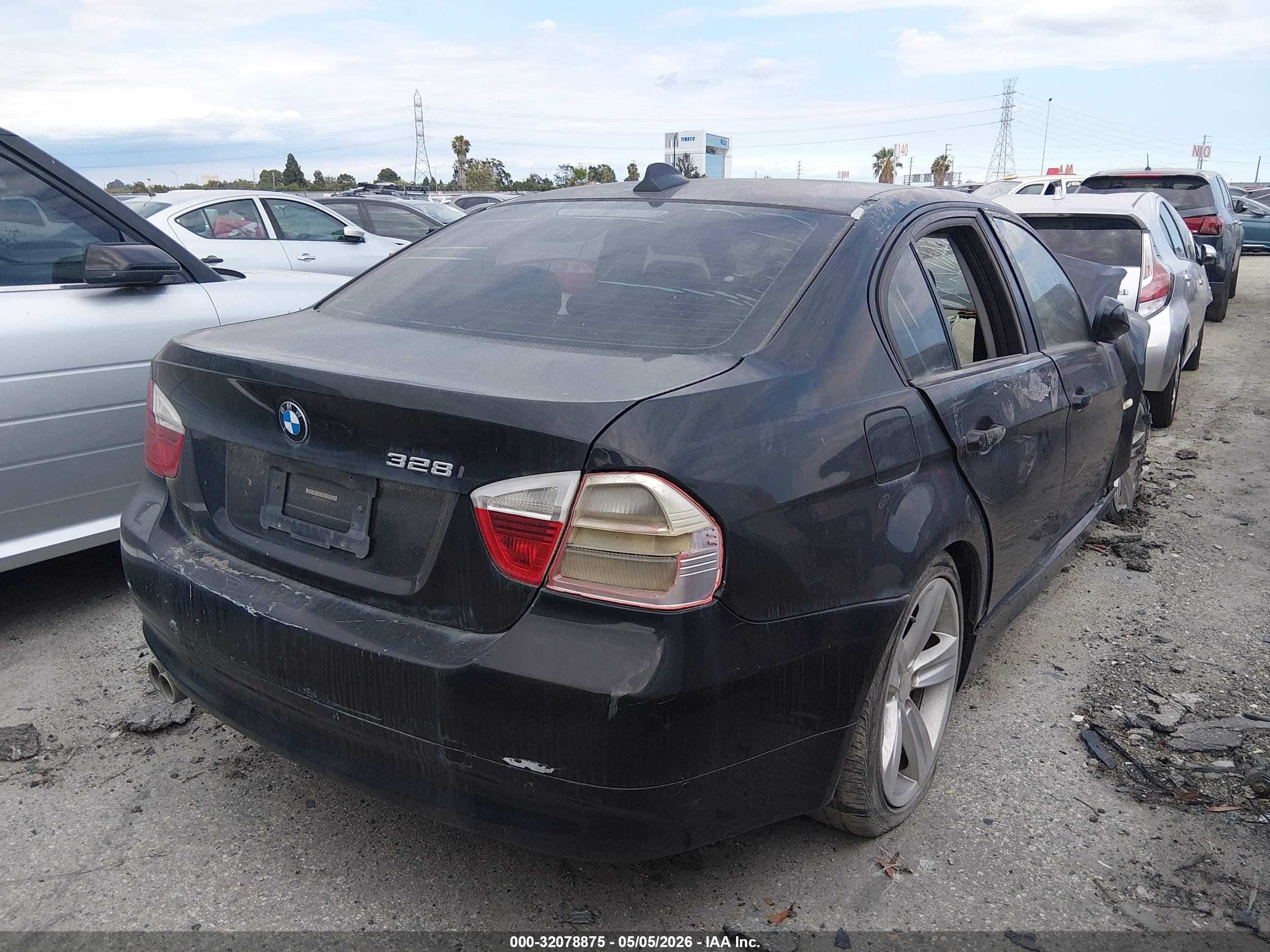 BMW 328I image 4