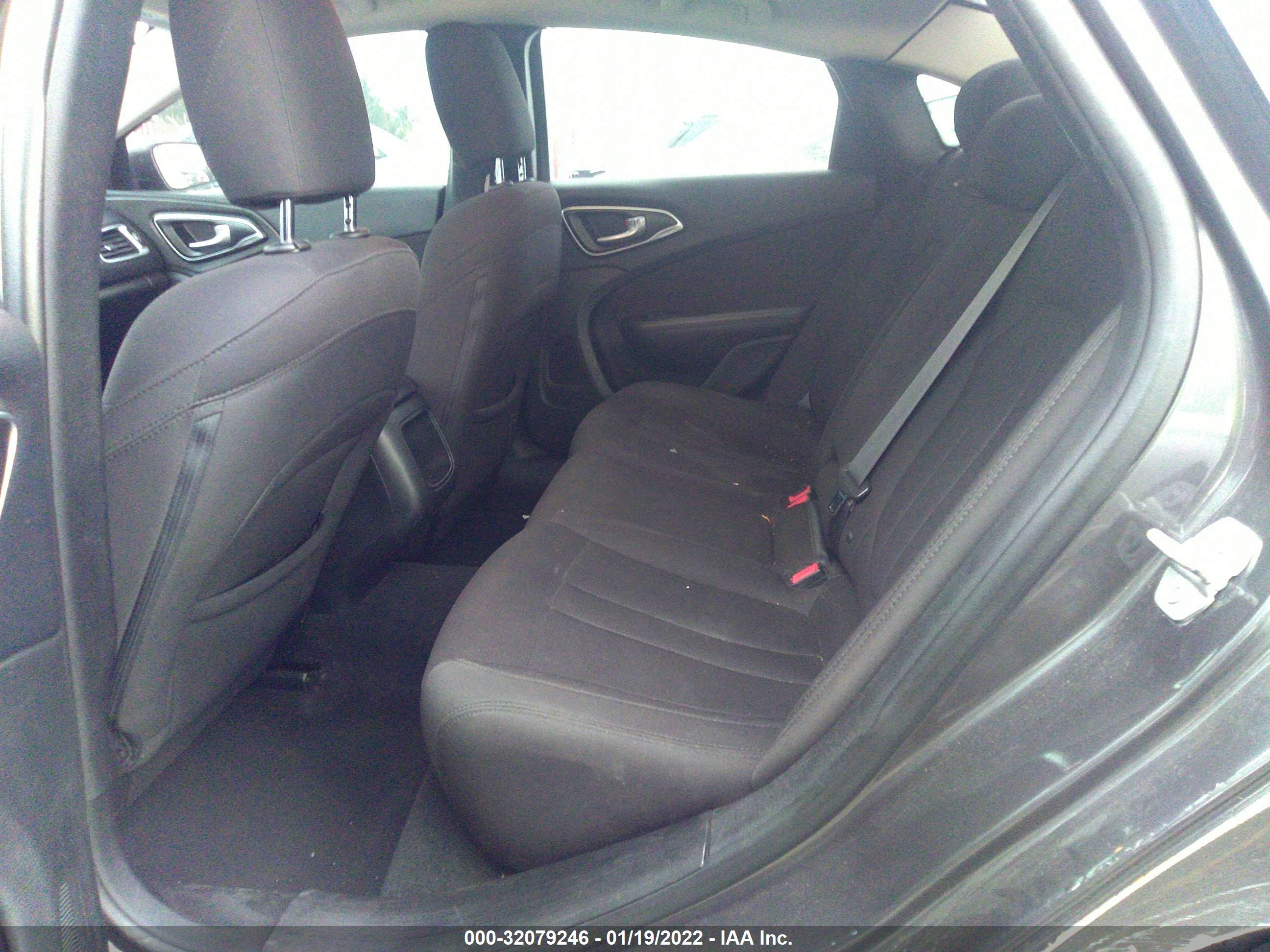 CHRYSLER 200 image 8