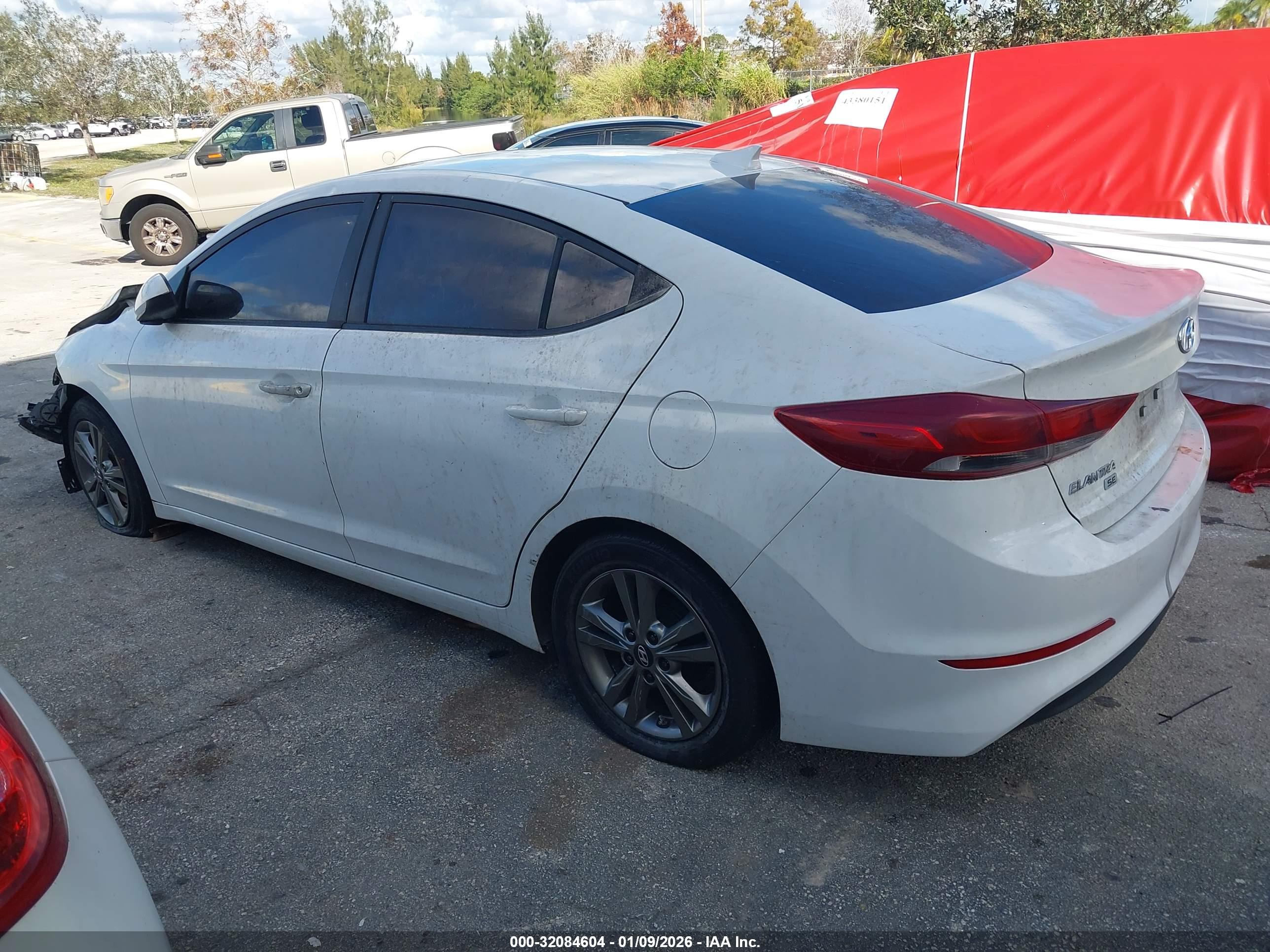 HYUNDAI ELANTRA image 3