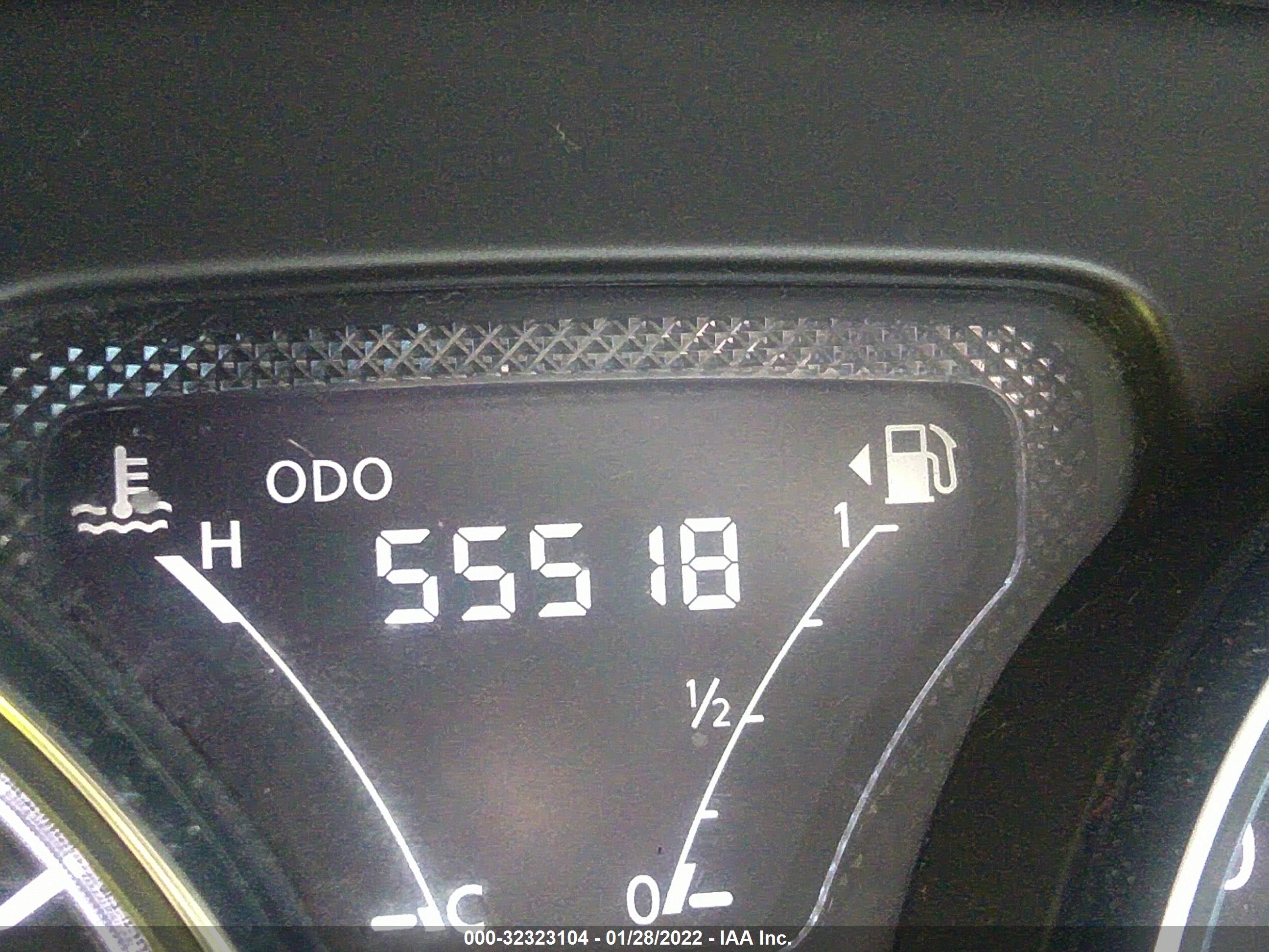 NISSAN VERSA image 7