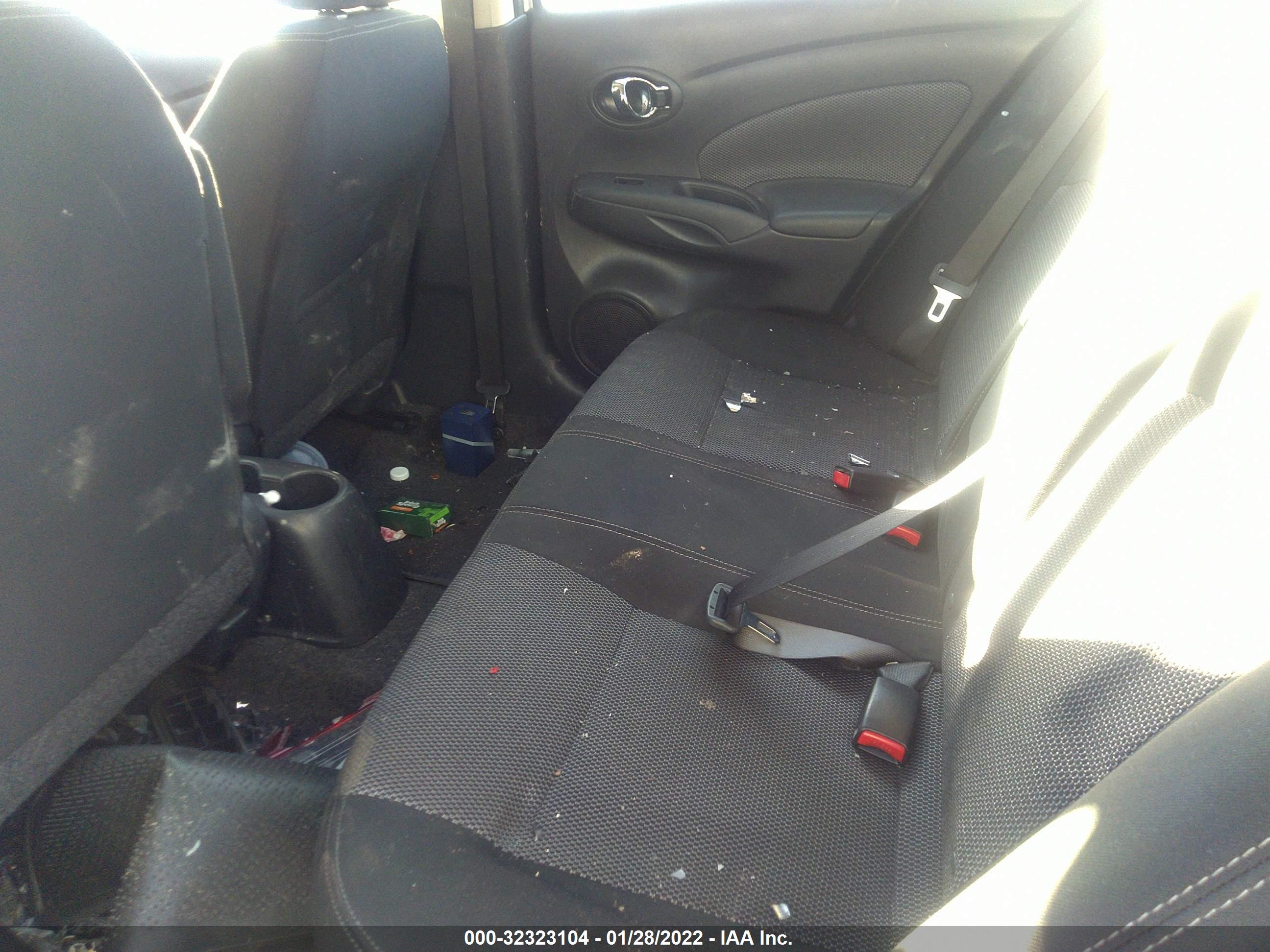 NISSAN VERSA image 8