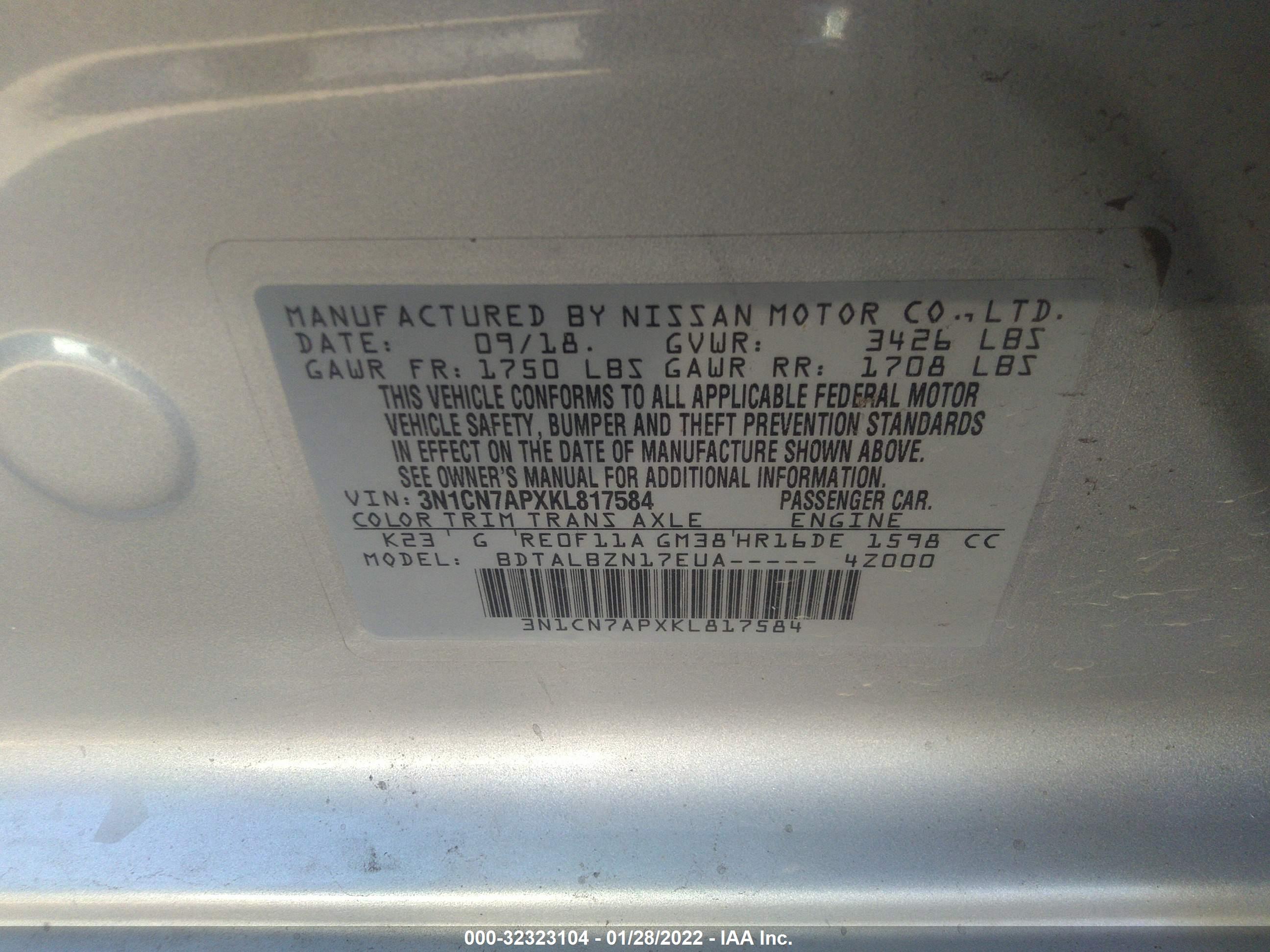 NISSAN VERSA image 9