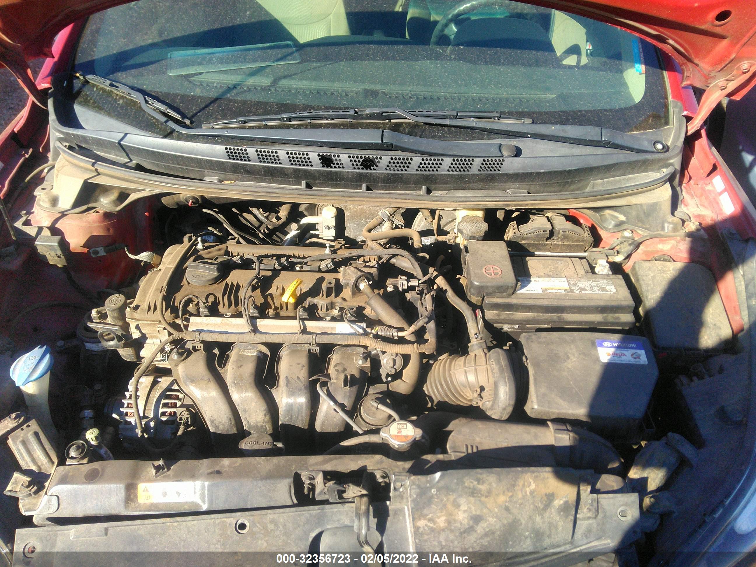 HYUNDAI ELANTRA image 10