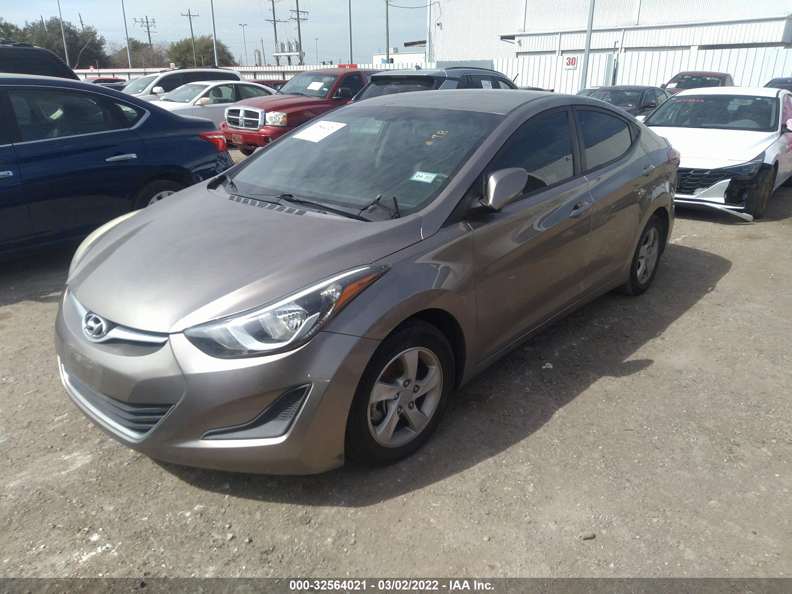 HYUNDAI ELANTRA image 2