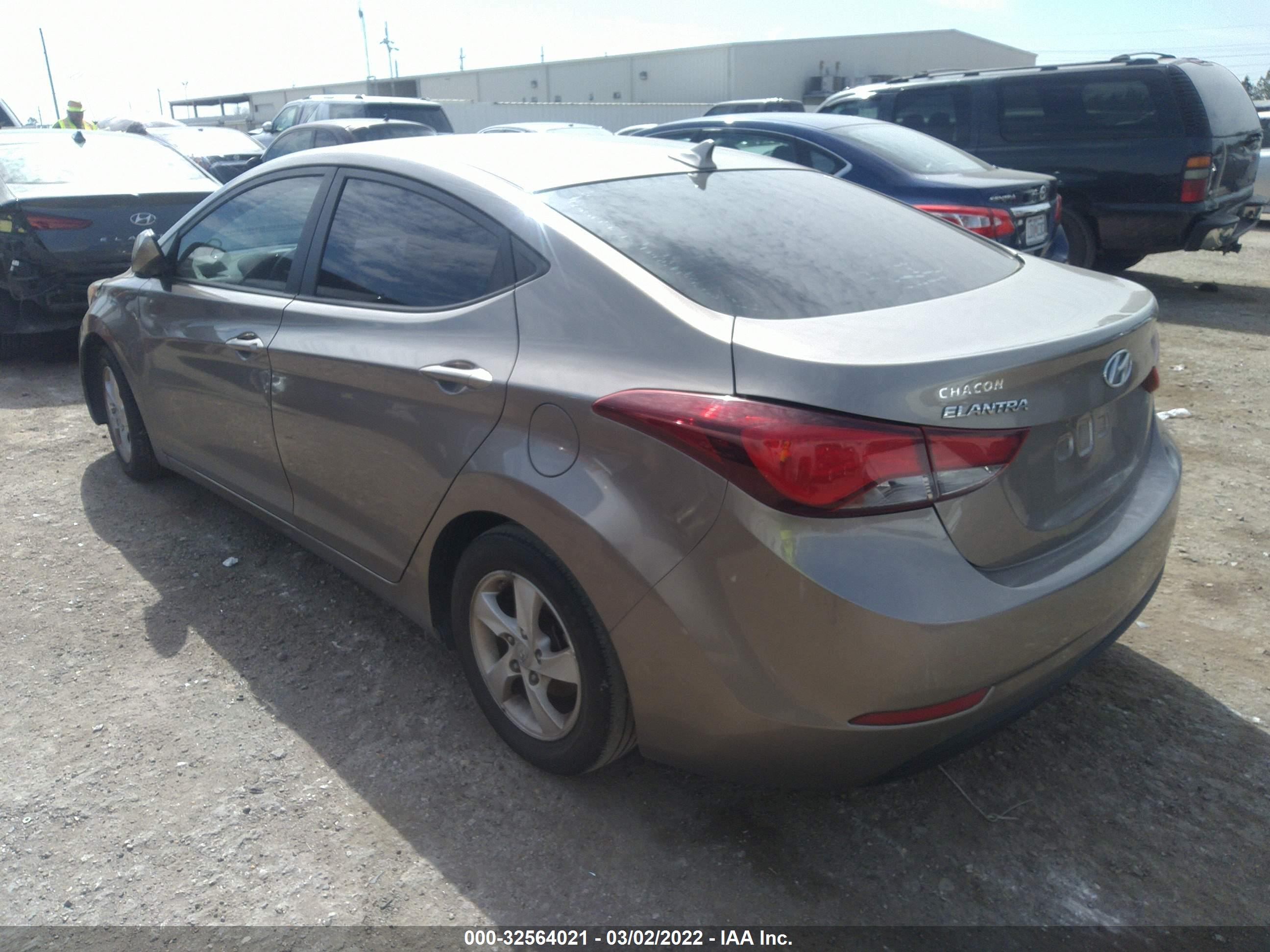 HYUNDAI ELANTRA image 3
