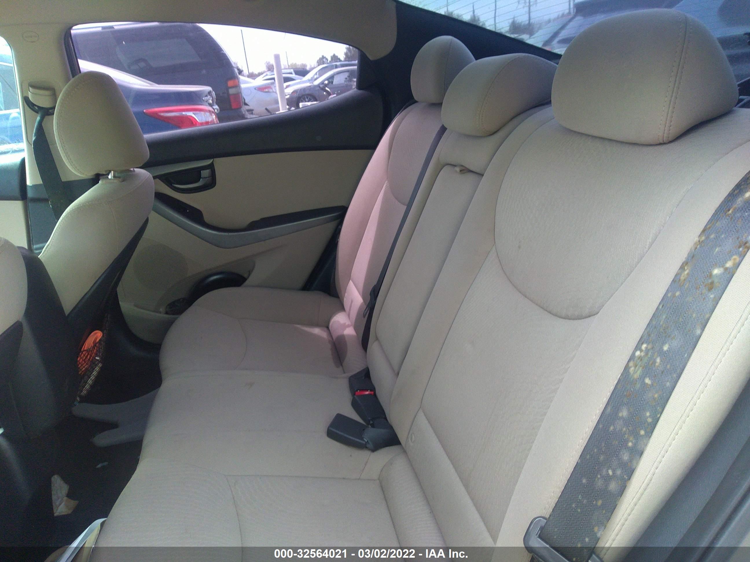HYUNDAI ELANTRA image 8