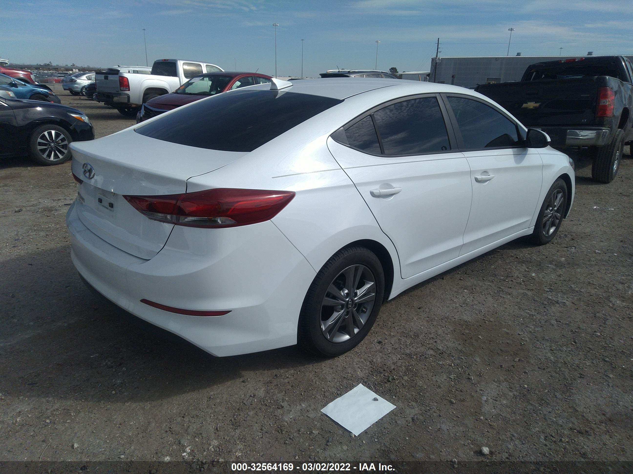 HYUNDAI ELANTRA image 4