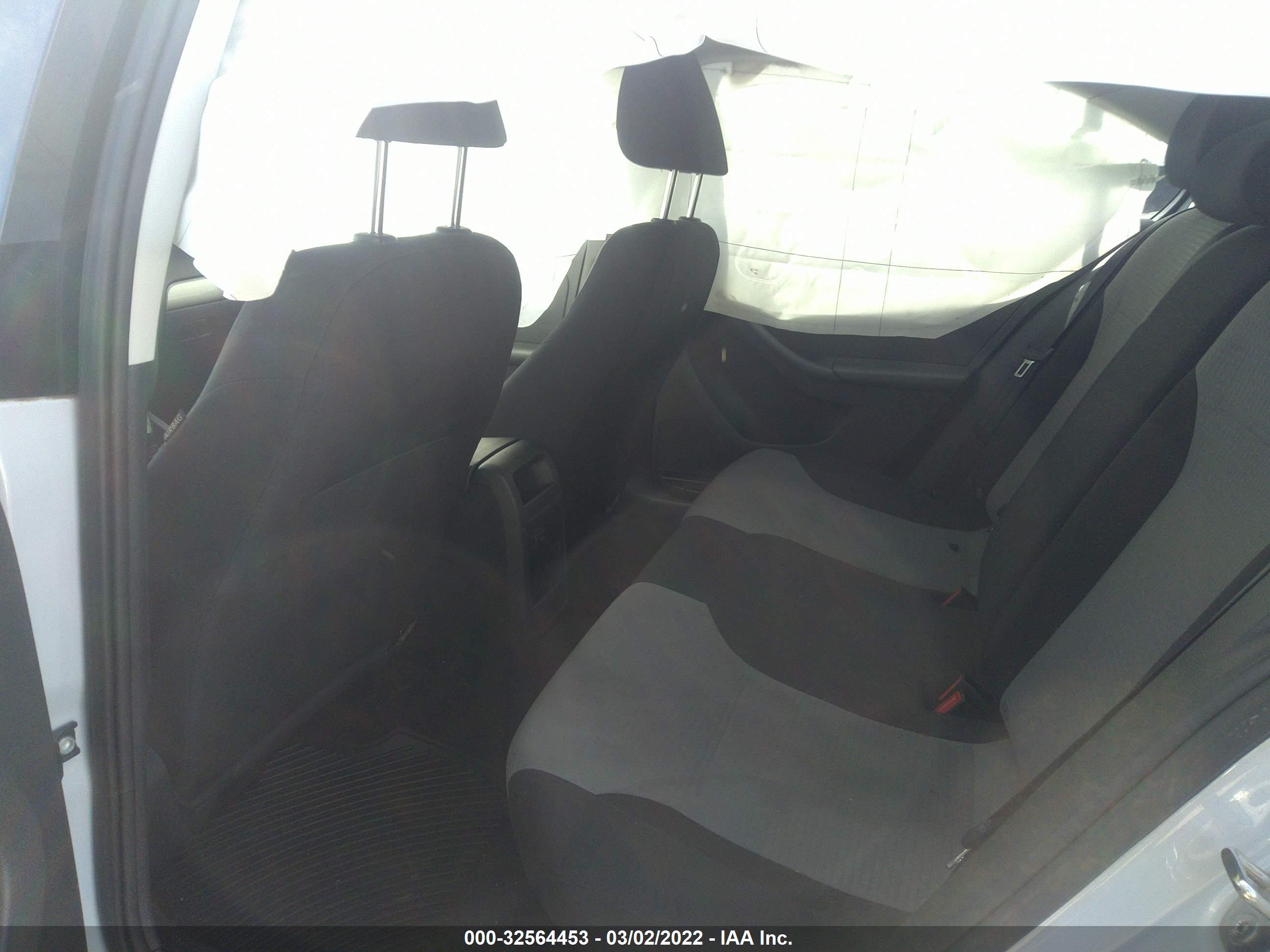 VOLKSWAGEN JETTA image 8
