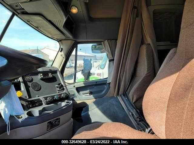 FREIGHTLINER CASCADIA image 5