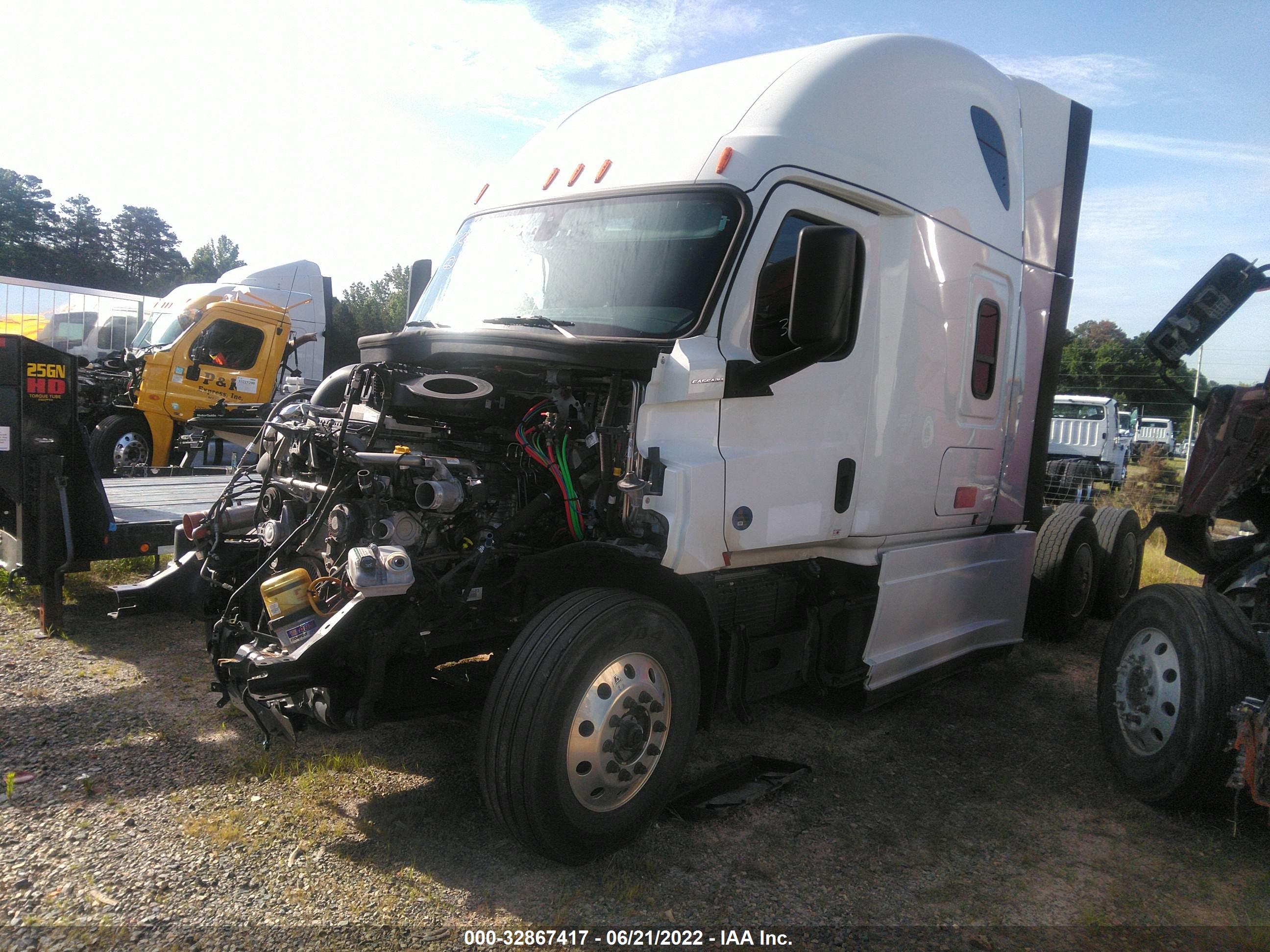 FREIGHTLINER CASCADIA image 2