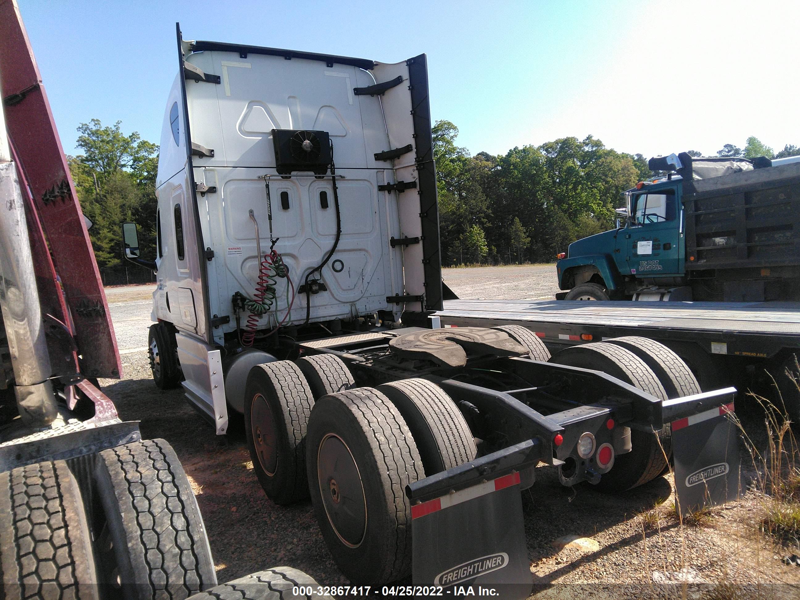 FREIGHTLINER CASCADIA image 3