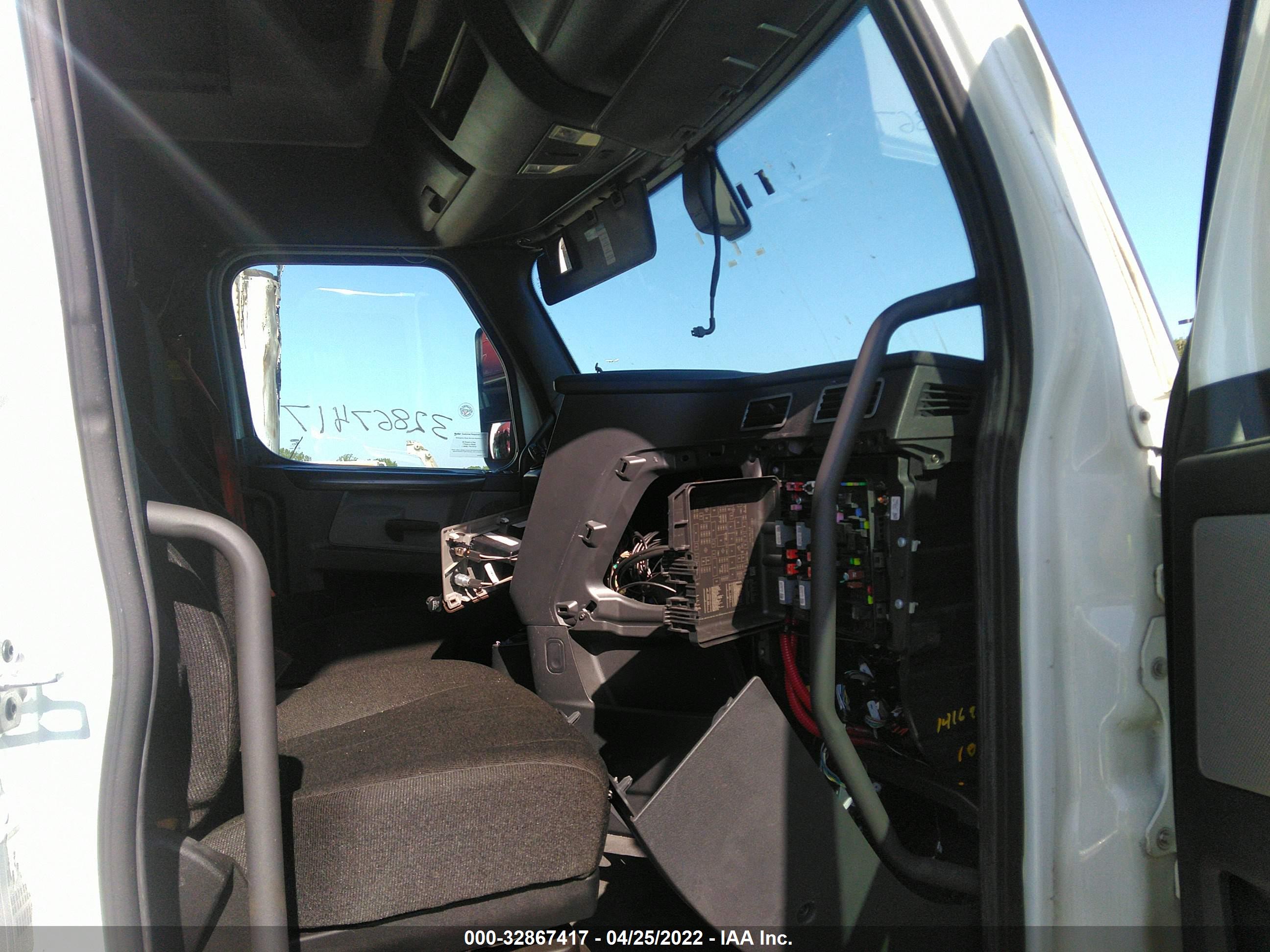 FREIGHTLINER CASCADIA image 5