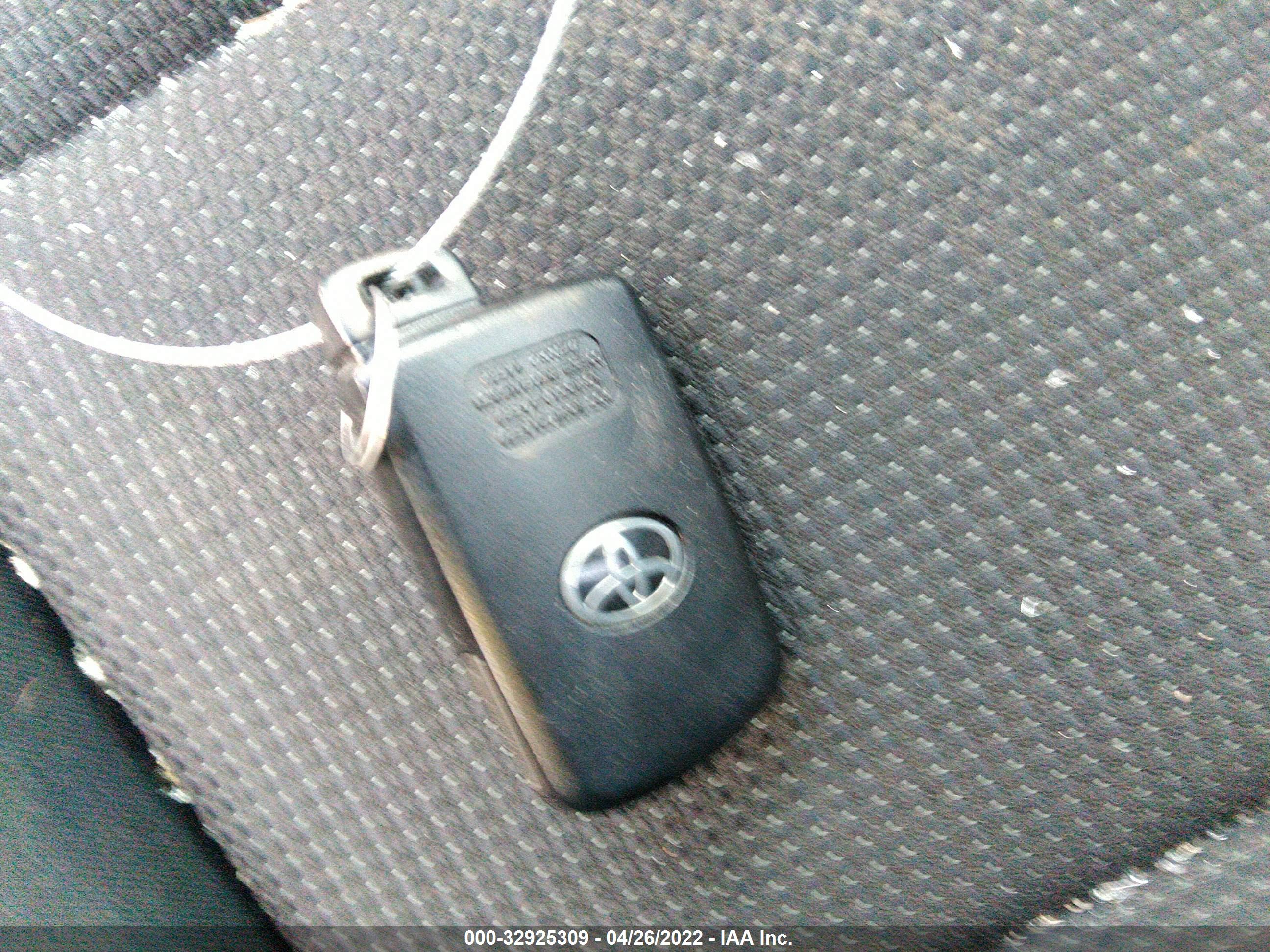 TOYOTA RAV4 image 11