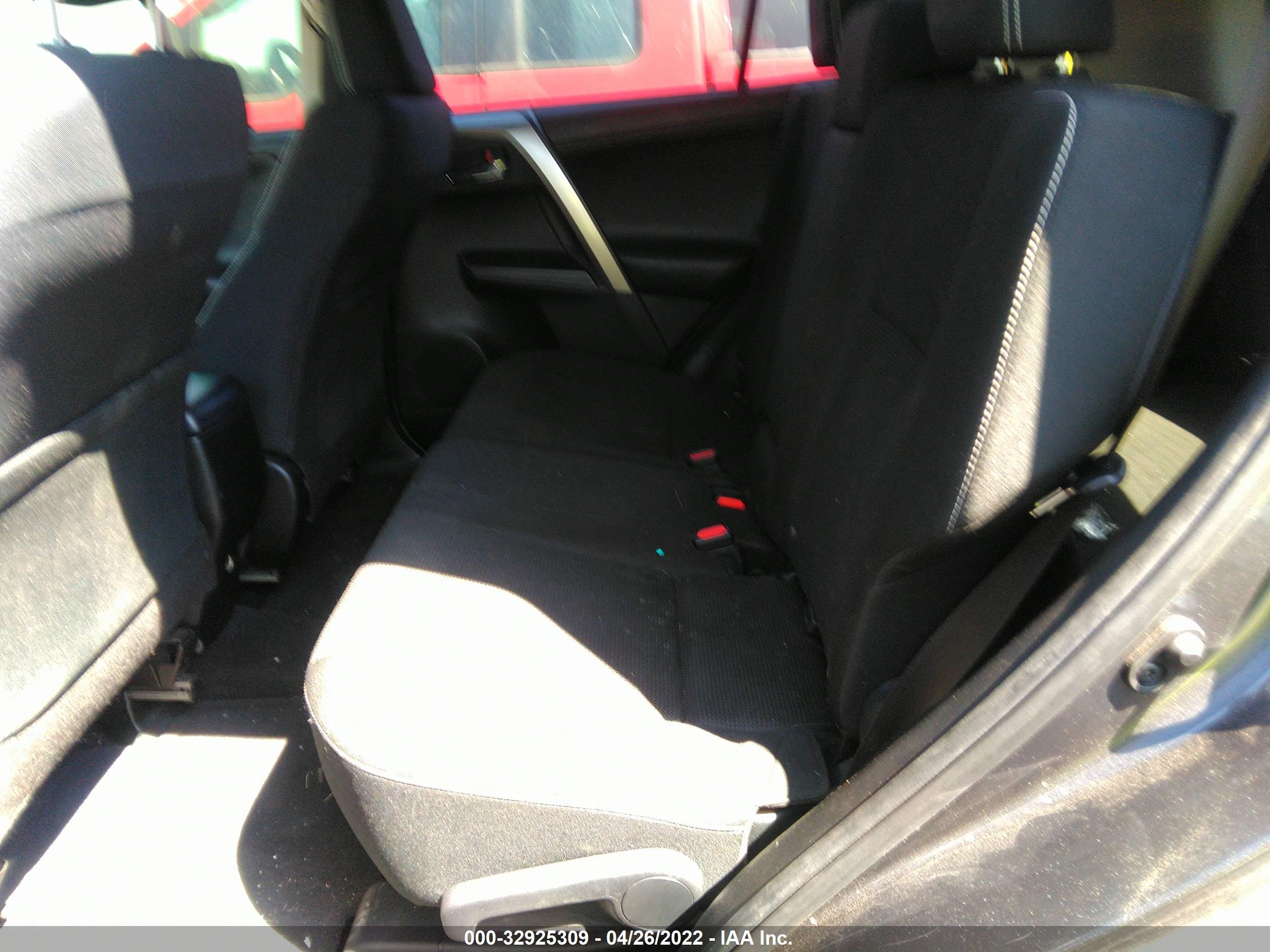 TOYOTA RAV4 image 8