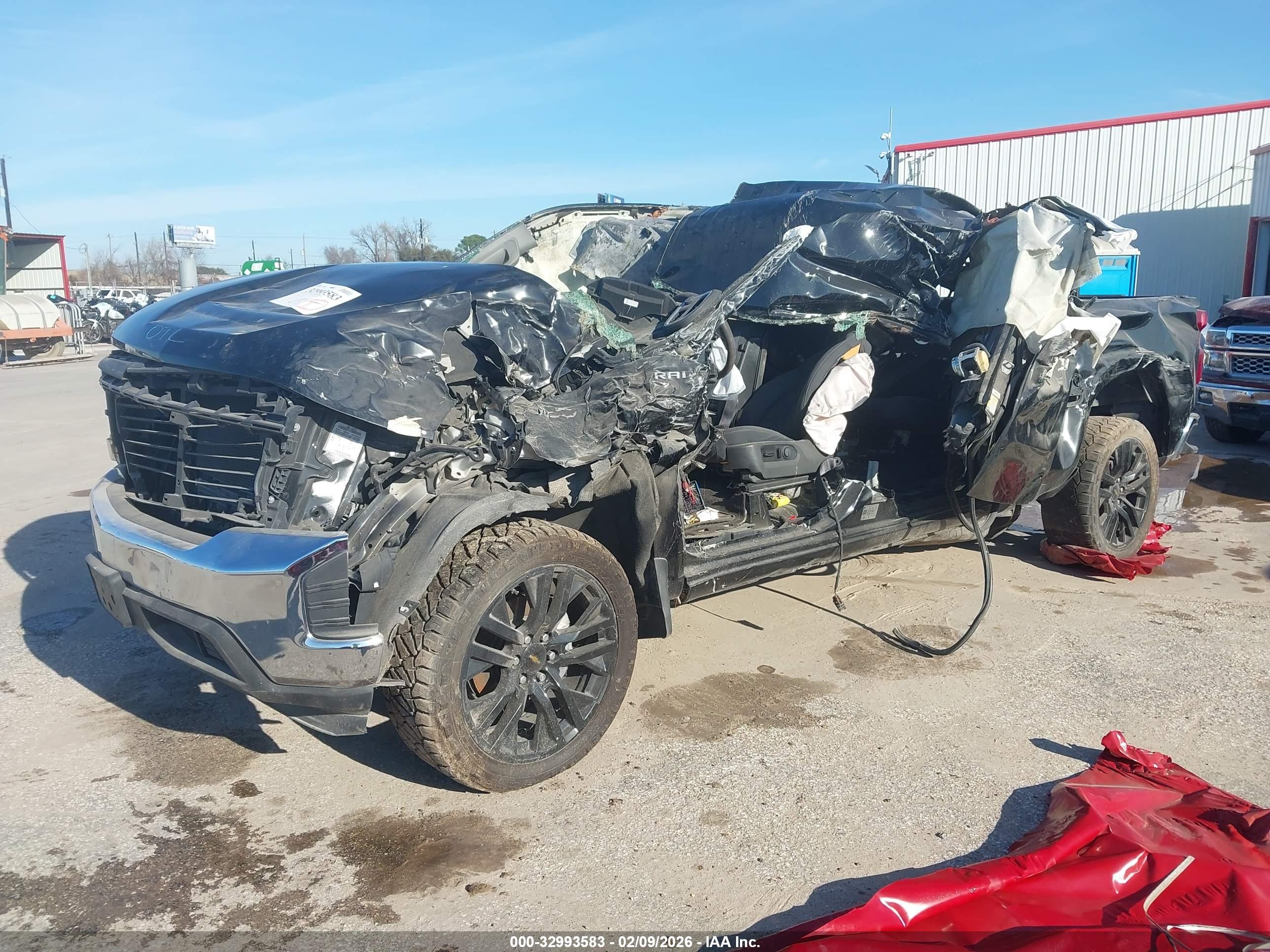 CHEVROLET SILVERADO image 2