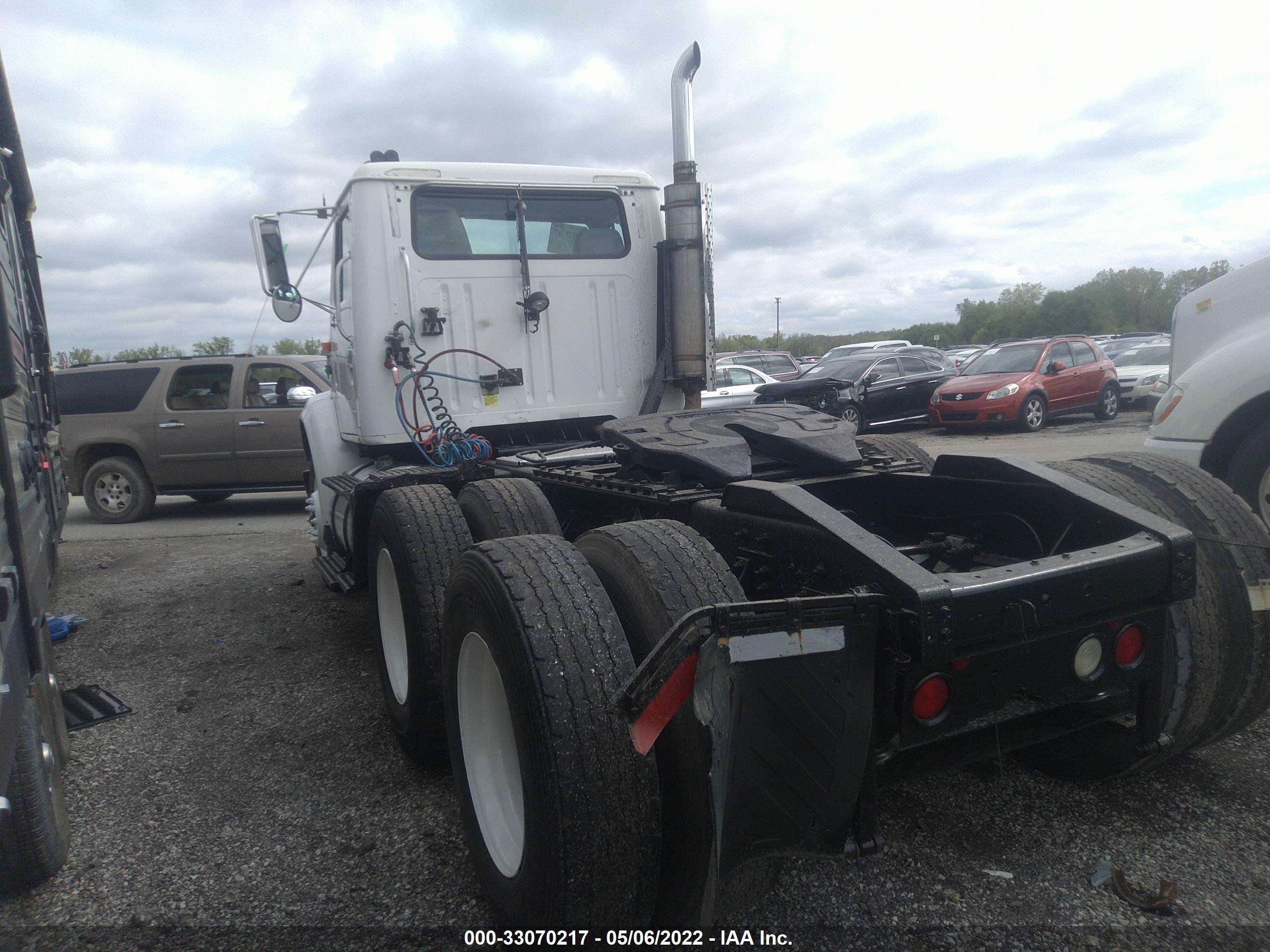 INTERNATIONAL 8000 image 3
