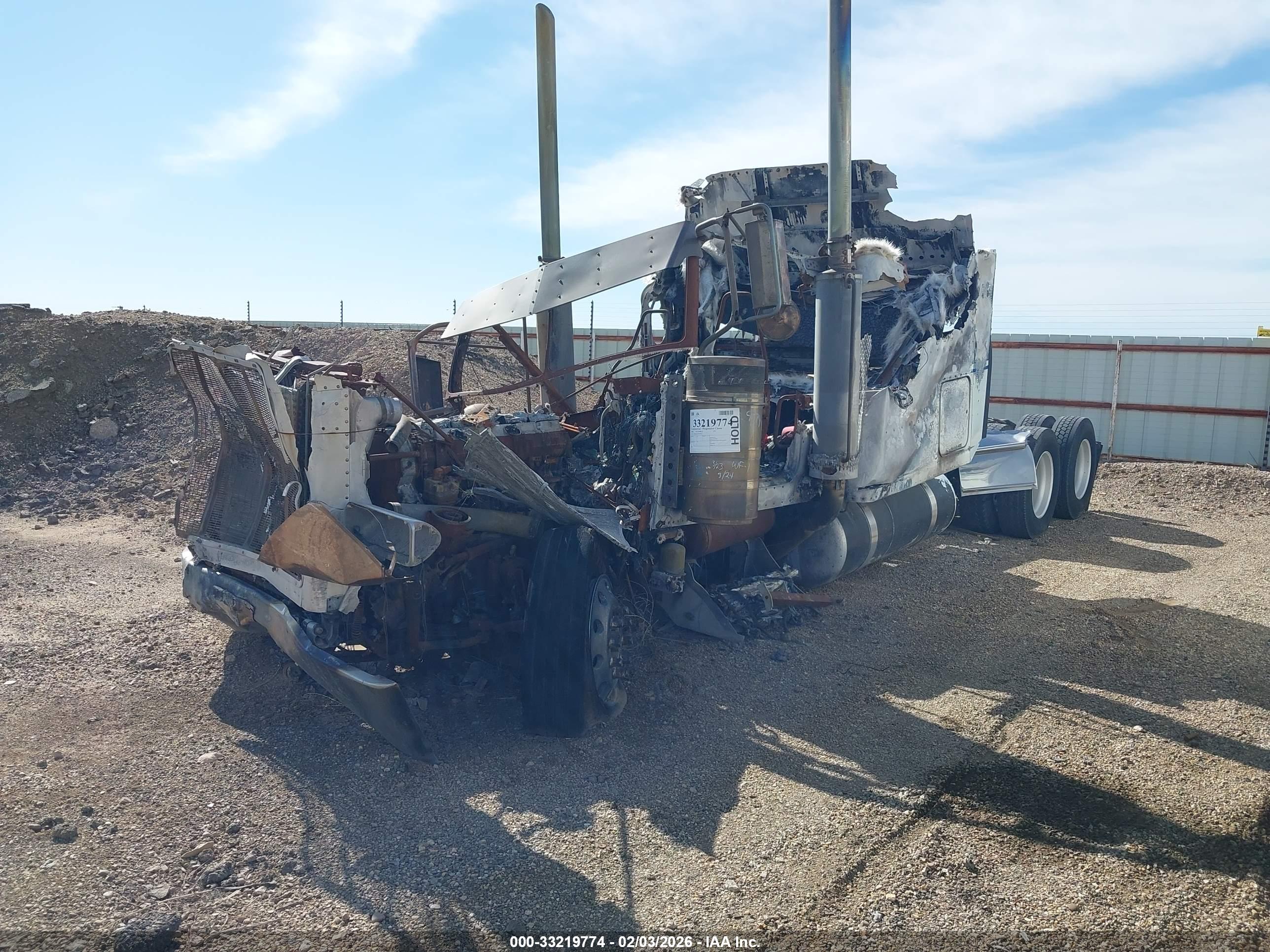 PETERBILT 379 image 2